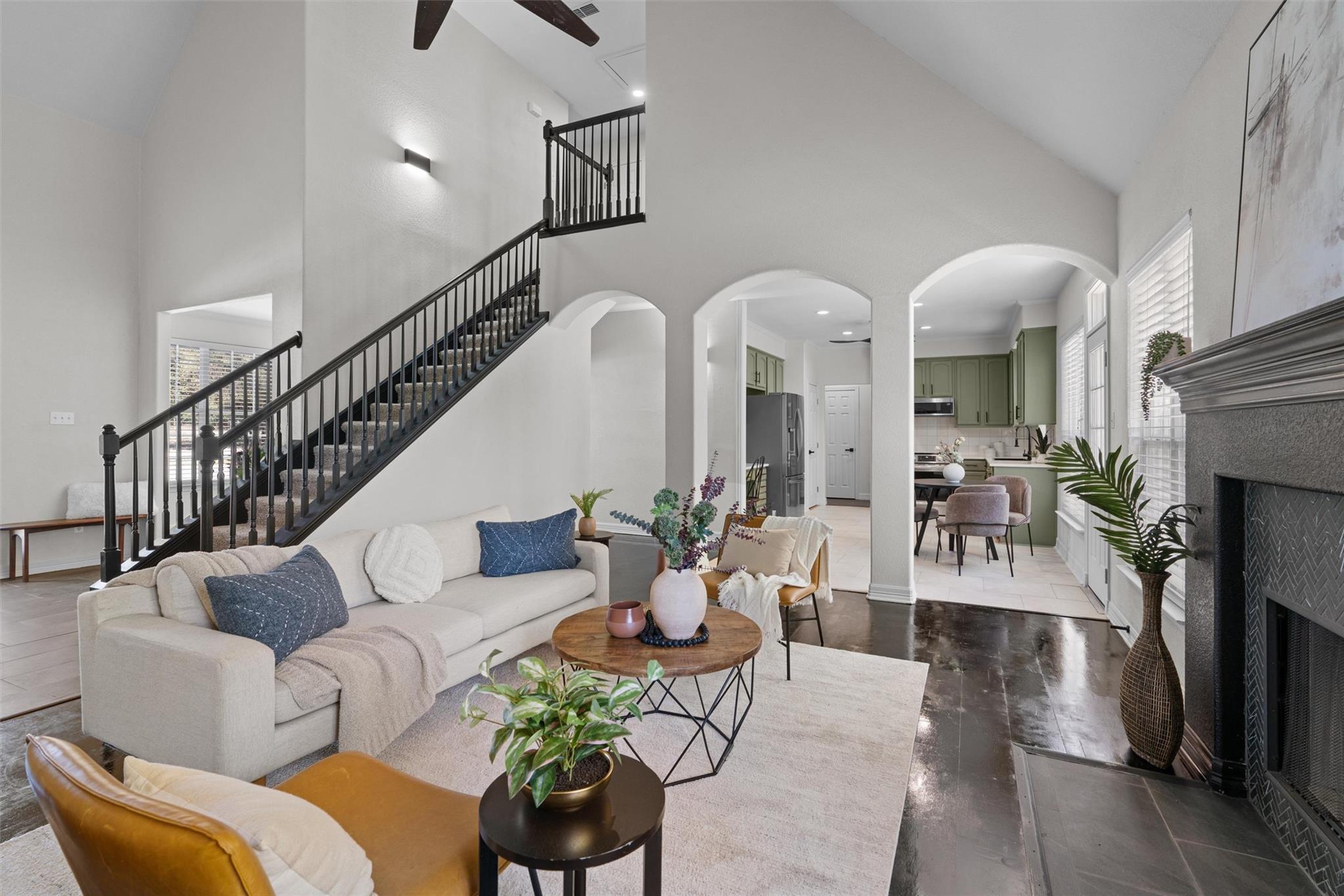 312 Country Club Dr, La Grange, TX 78945