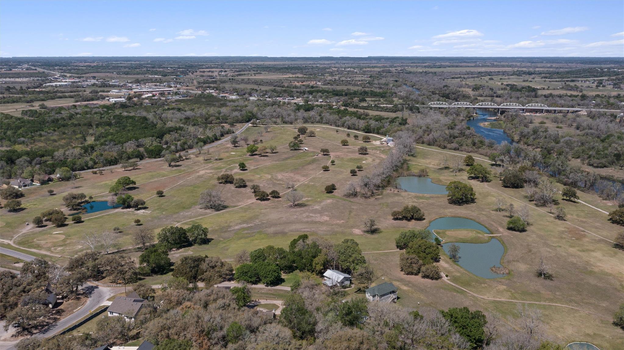 312 Country Club Dr, La Grange, TX 78945