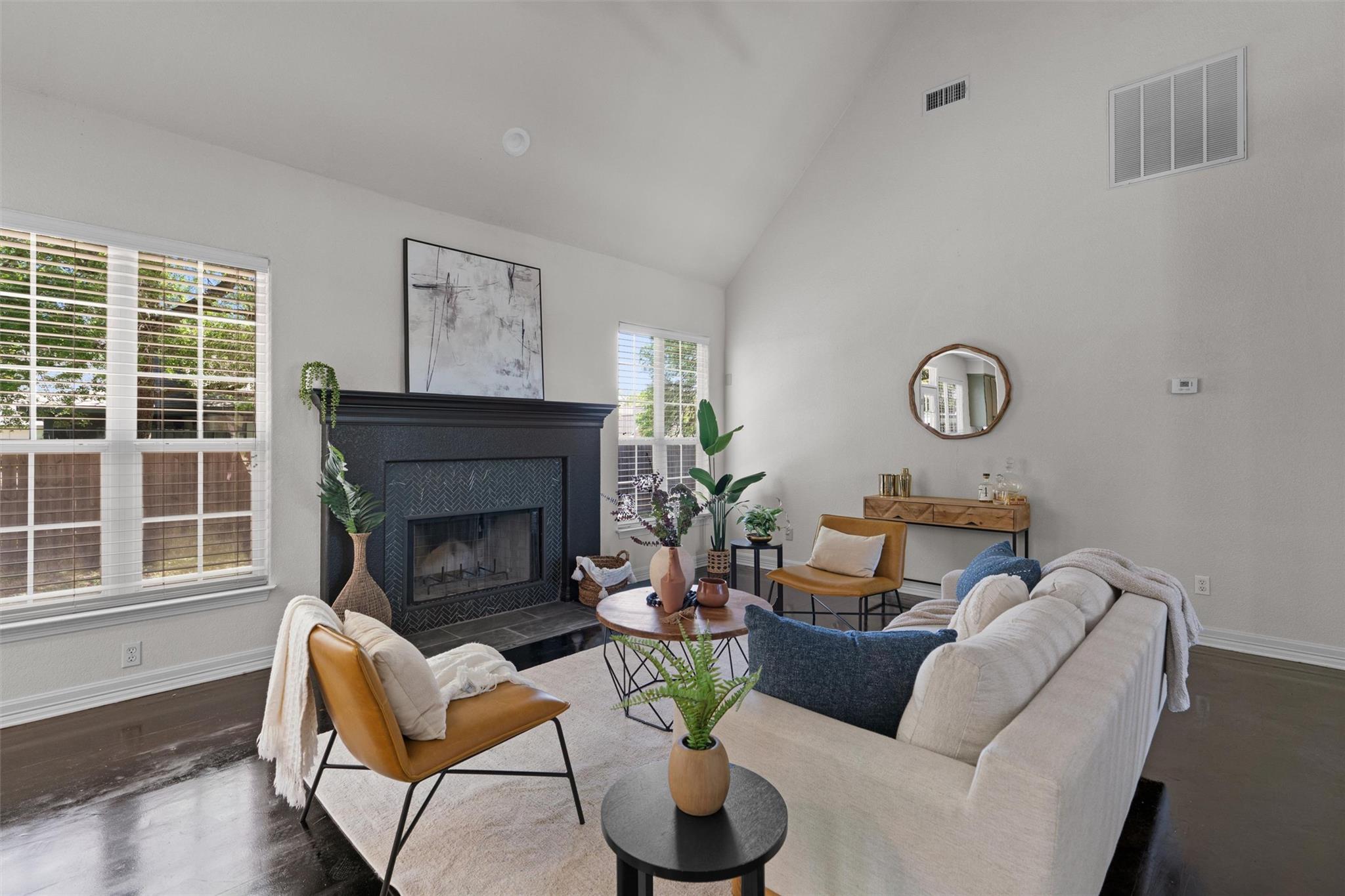 312 Country Club Dr, La Grange, TX 78945