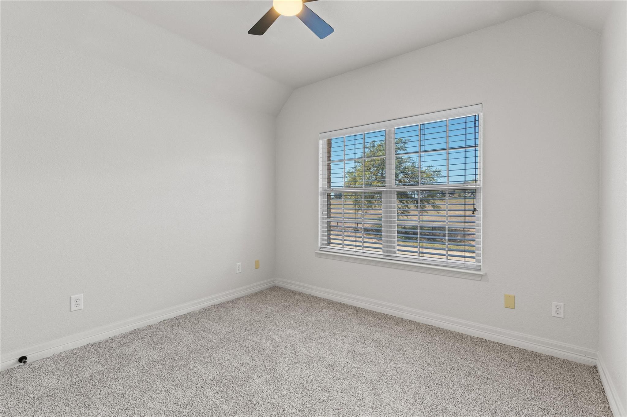 312 Country Club Dr, La Grange, TX 78945