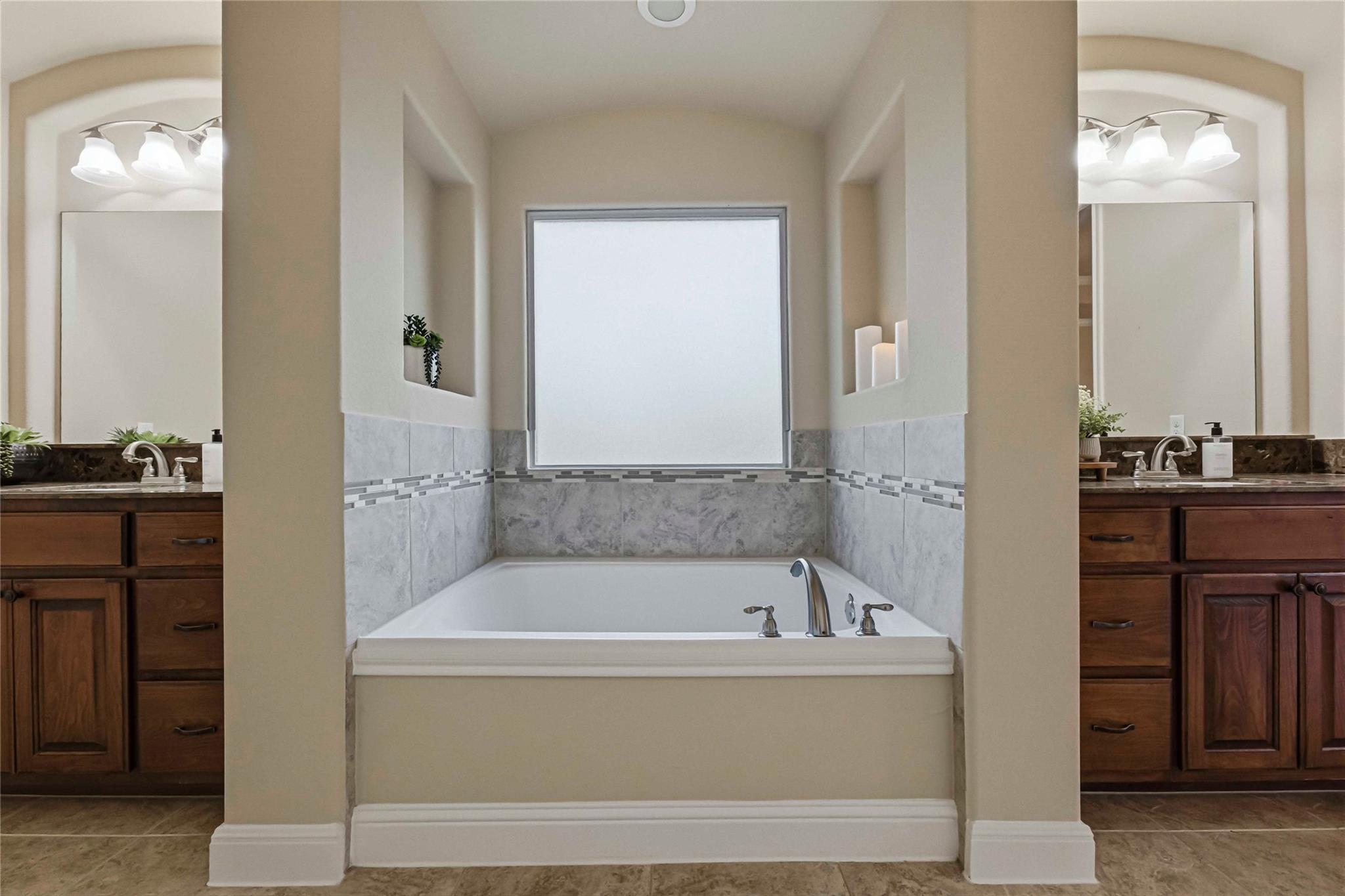 217 Shallow Water Cv, Driftwood, TX 78619