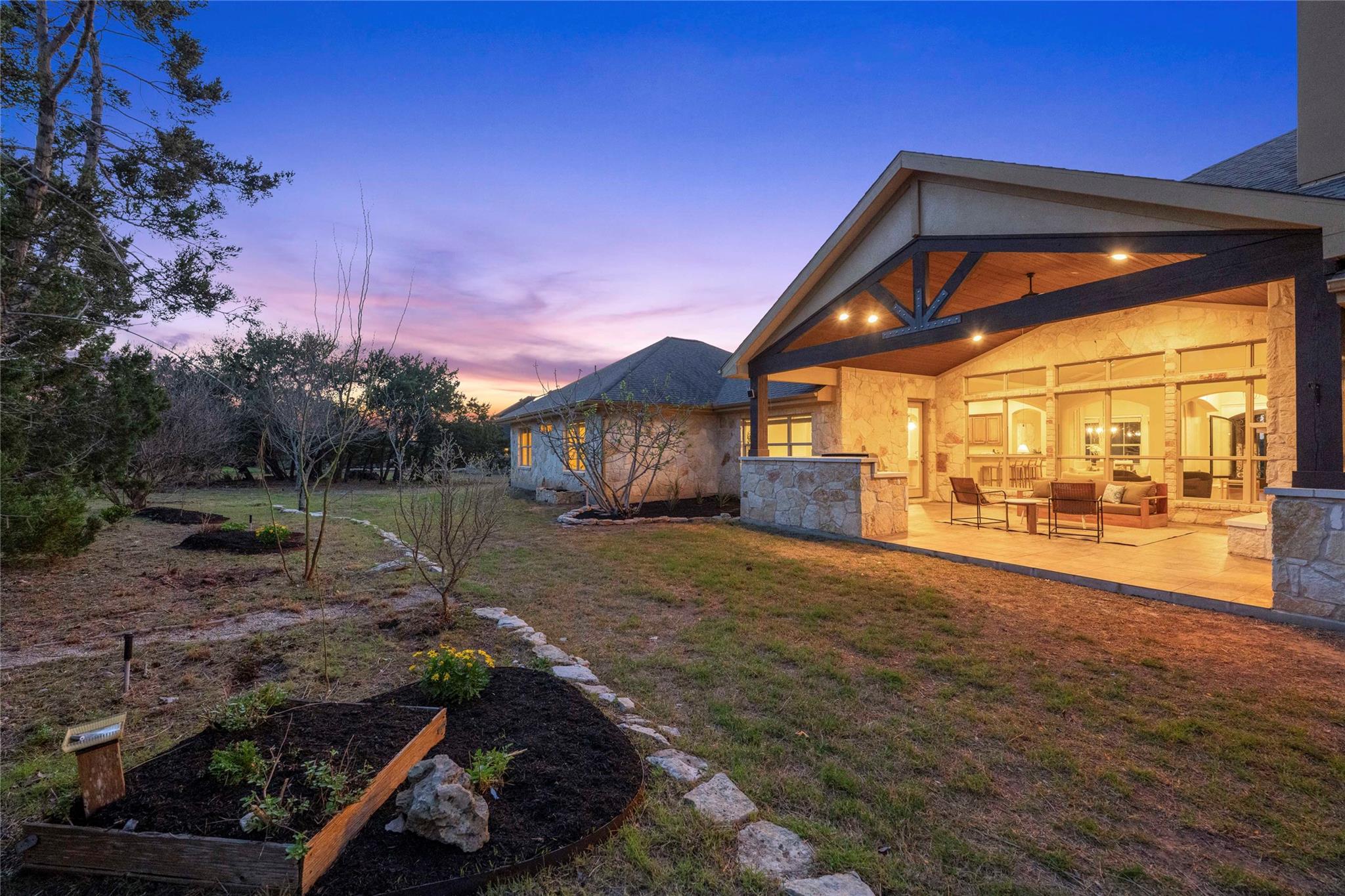 217 Shallow Water Cv, Driftwood, TX 78619