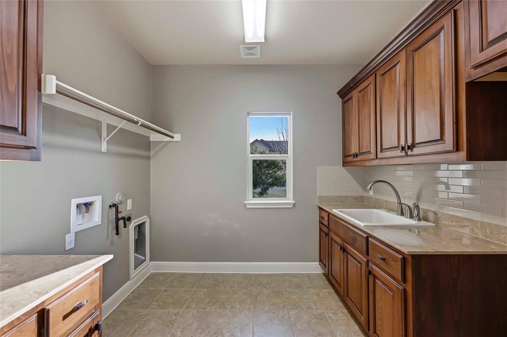 217 Shallow Water Cv, Driftwood, TX 78619