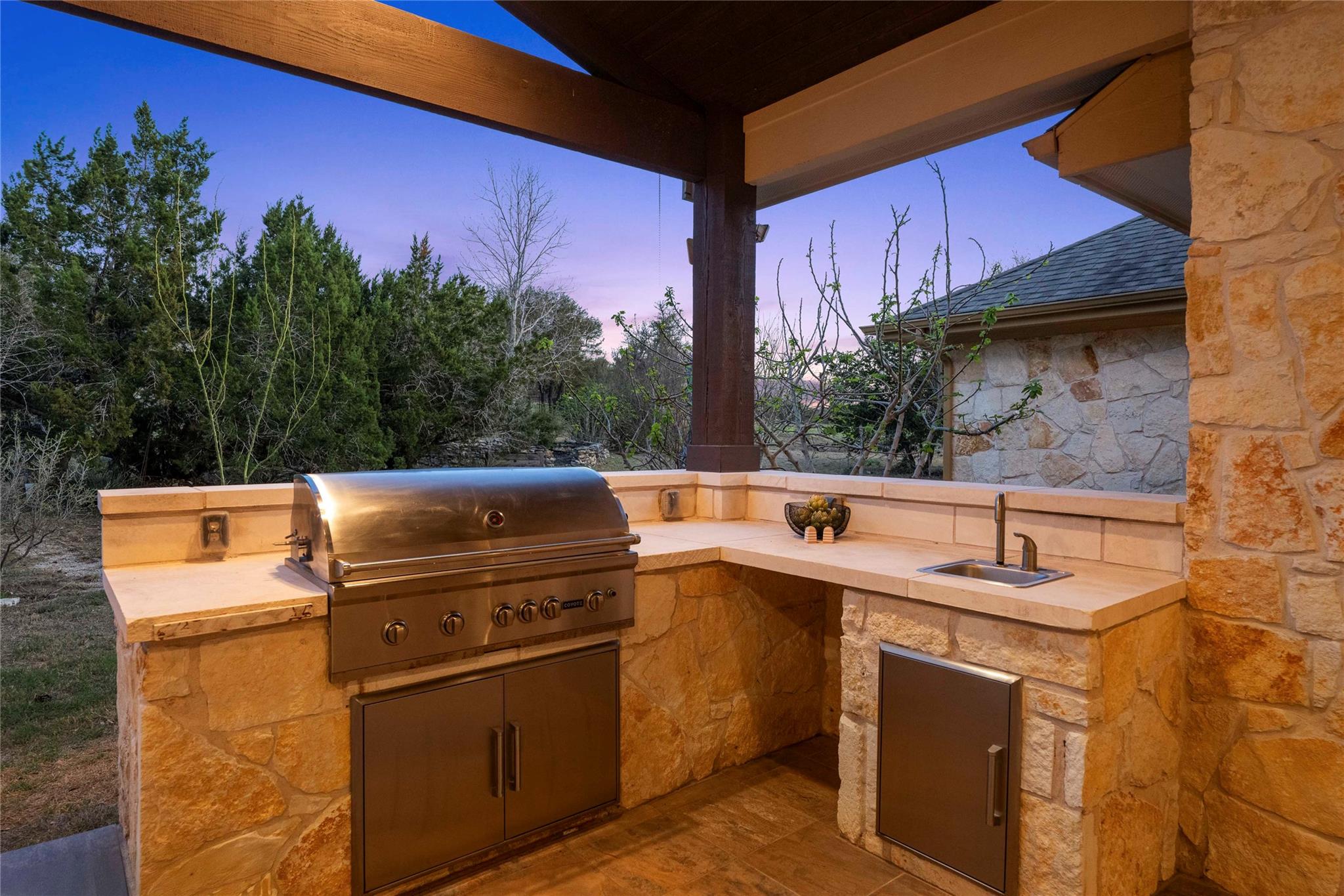 217 Shallow Water Cv, Driftwood, TX 78619