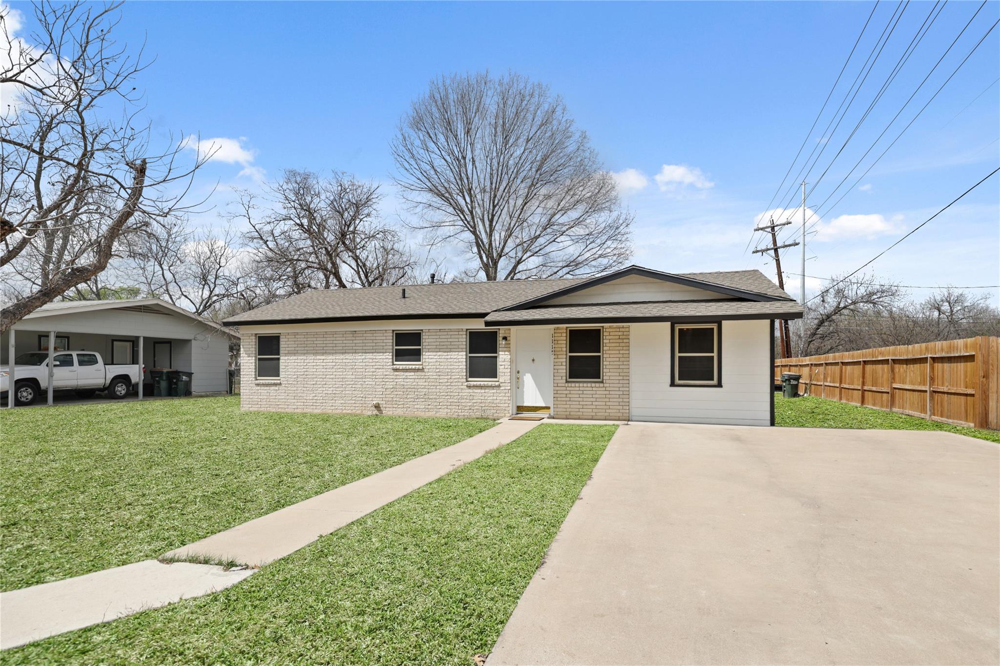 1115 Sycamore St, San Marcos, TX 78666