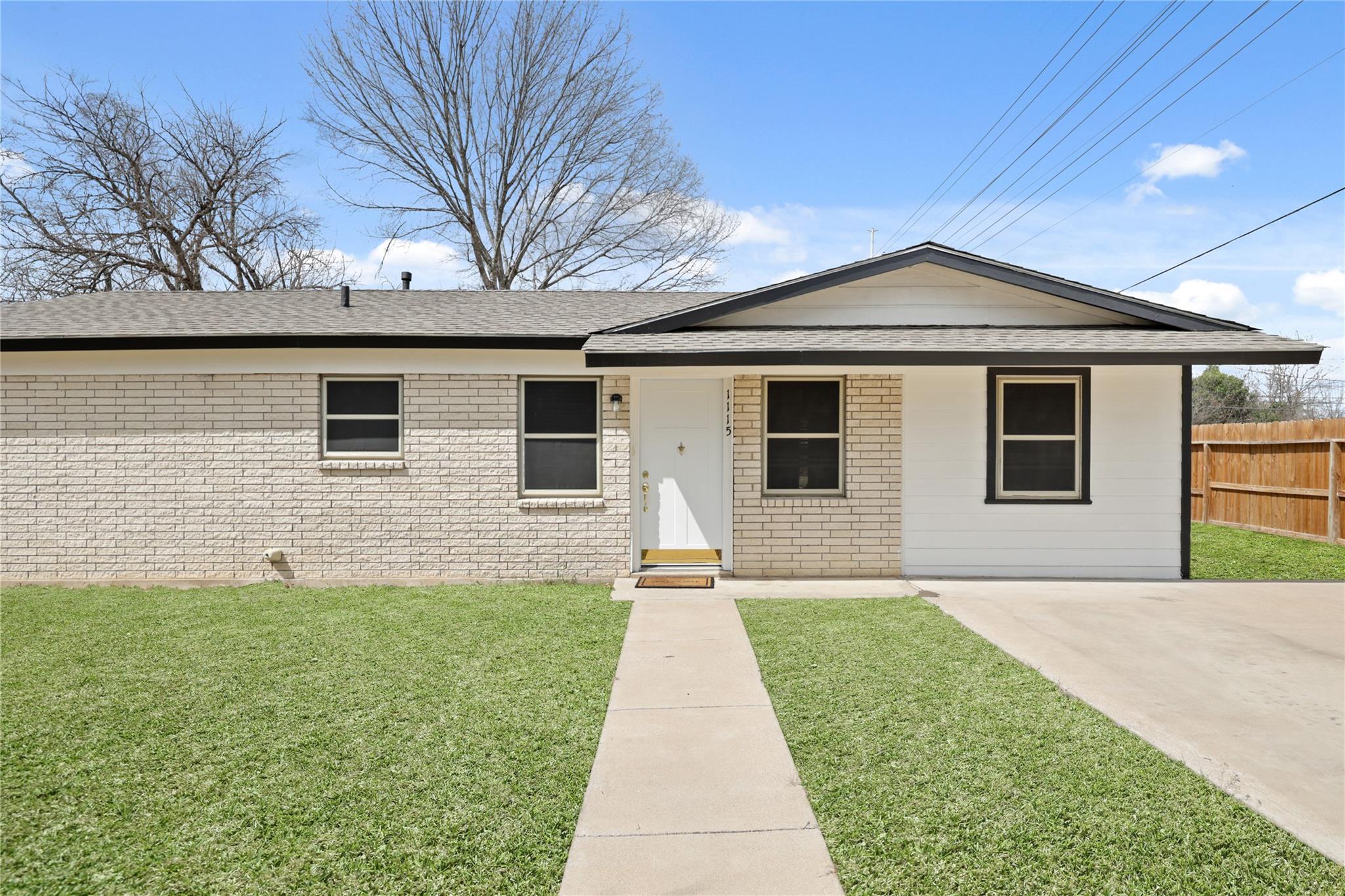 1115 Sycamore St, San Marcos, TX 78666