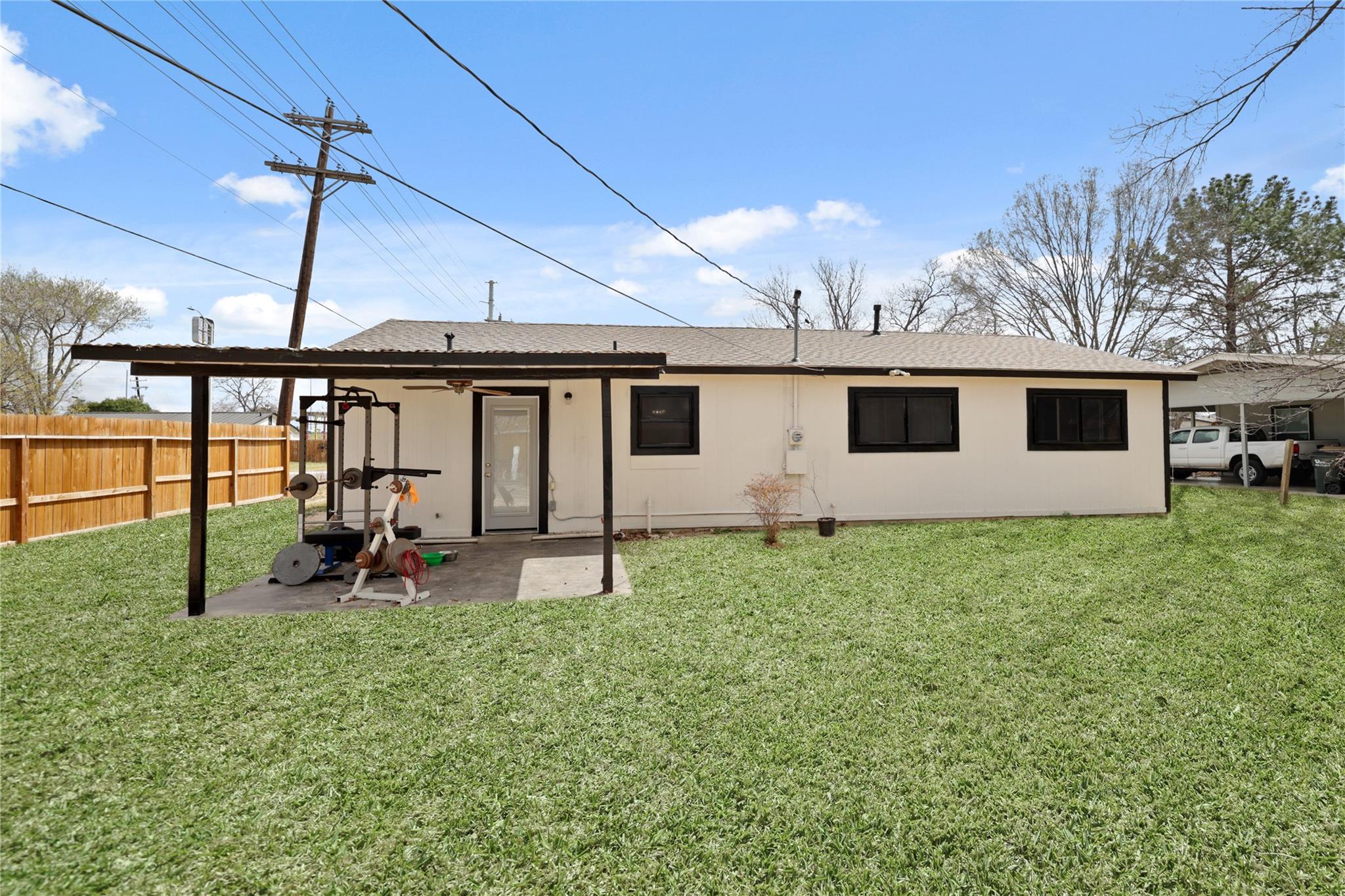 1115 Sycamore St, San Marcos, TX 78666