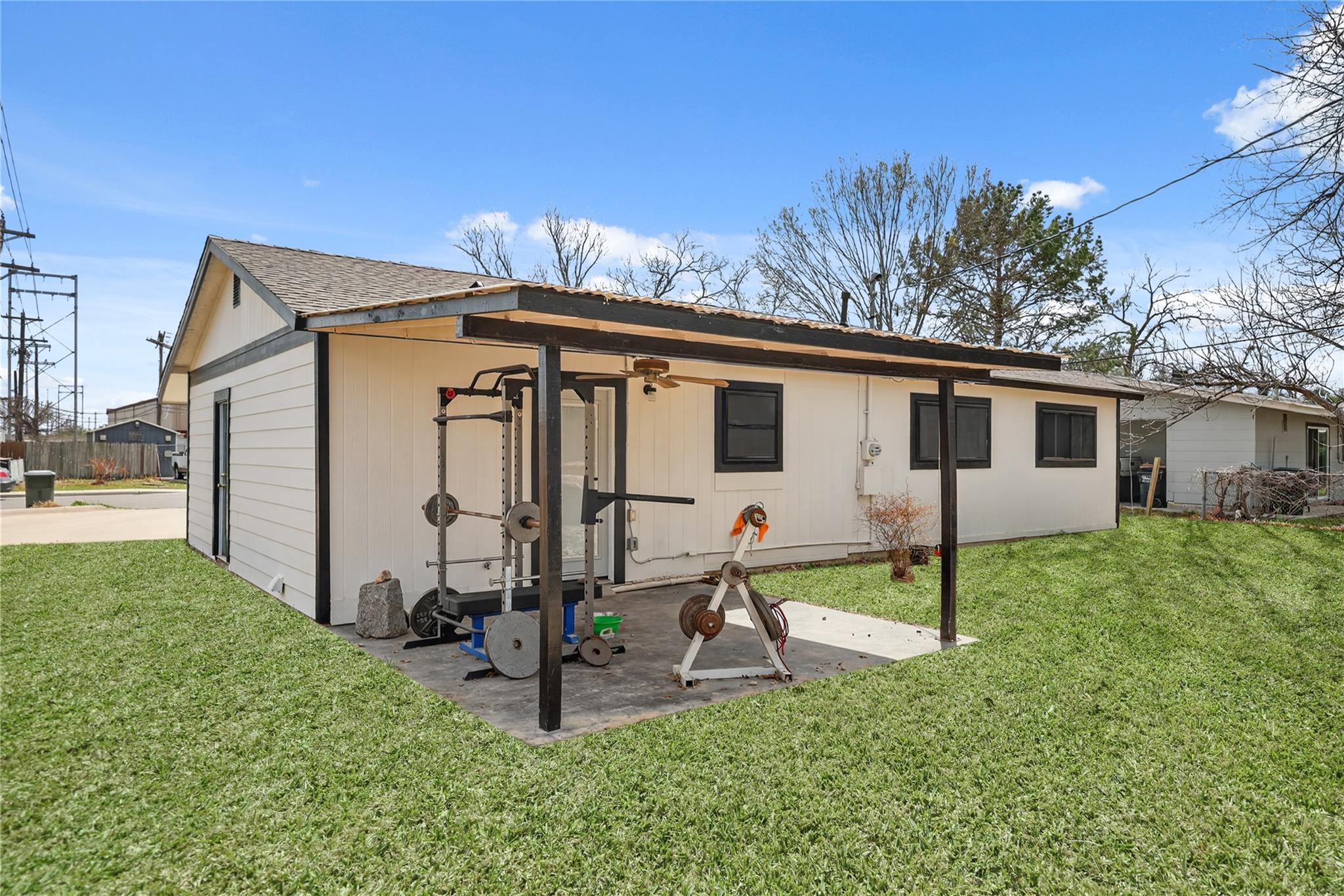 1115 Sycamore St, San Marcos, TX 78666