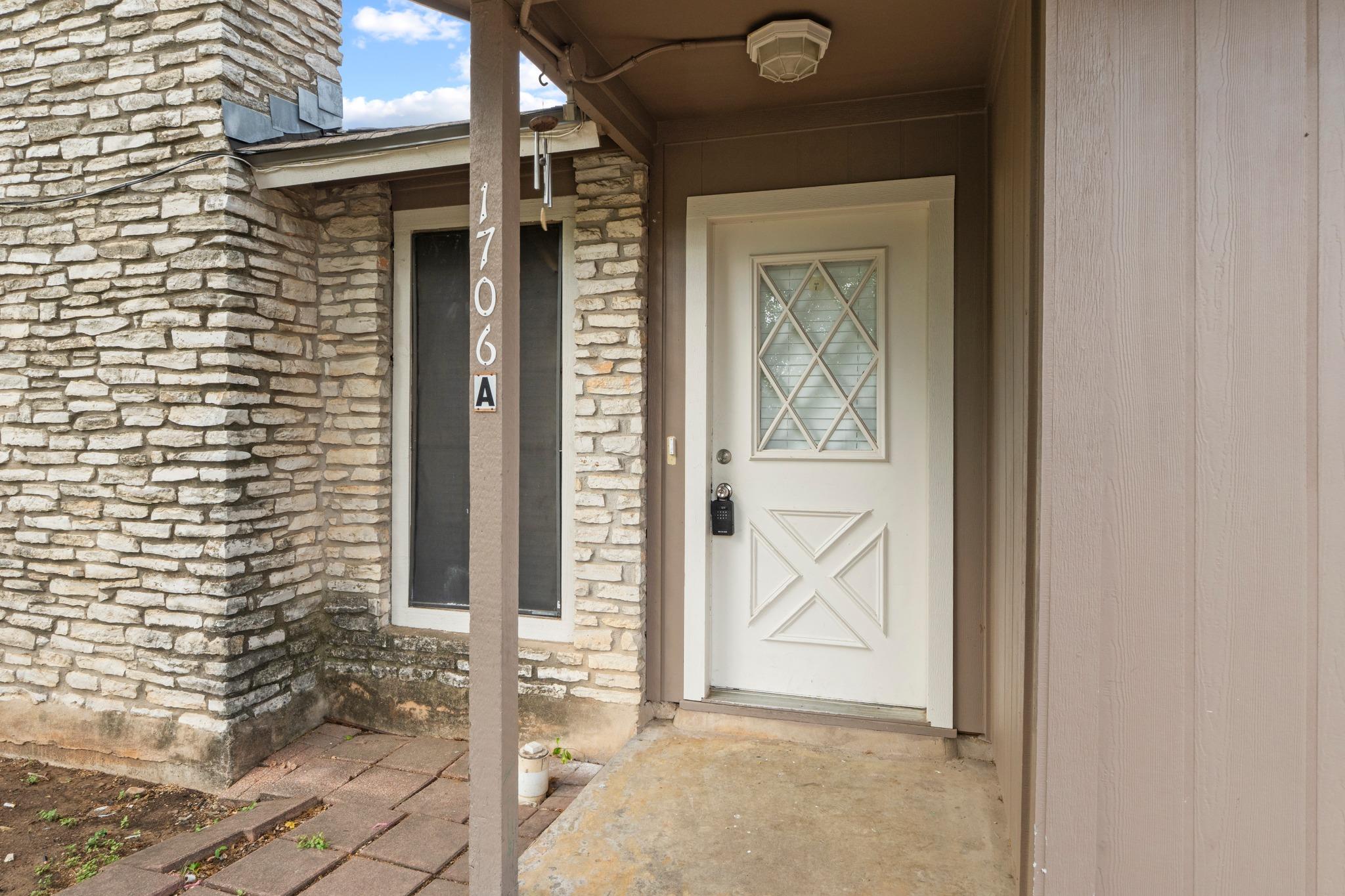 1706 ONION Creek Village Crk # A, Round Rock, TX 78664