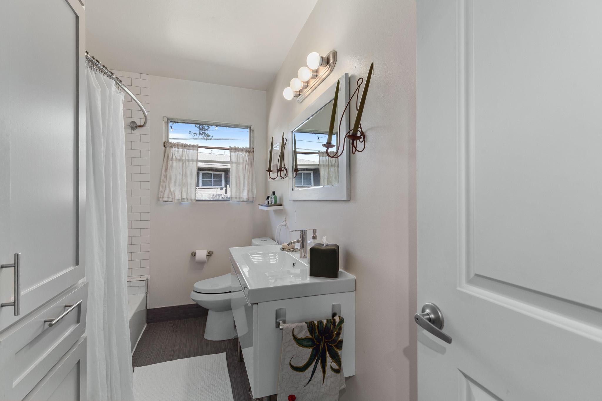 1110 W Oltorf St, Austin, TX 78704