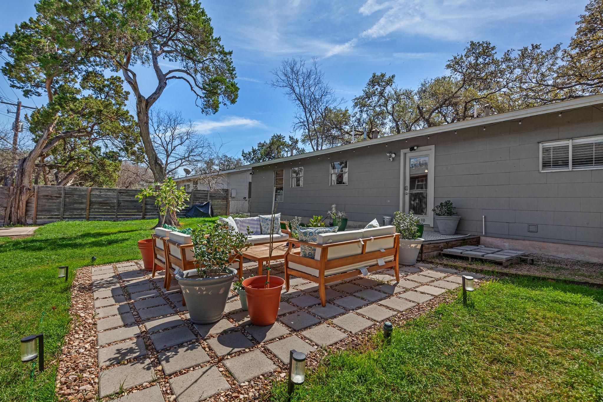 1110 W Oltorf St, Austin, TX 78704