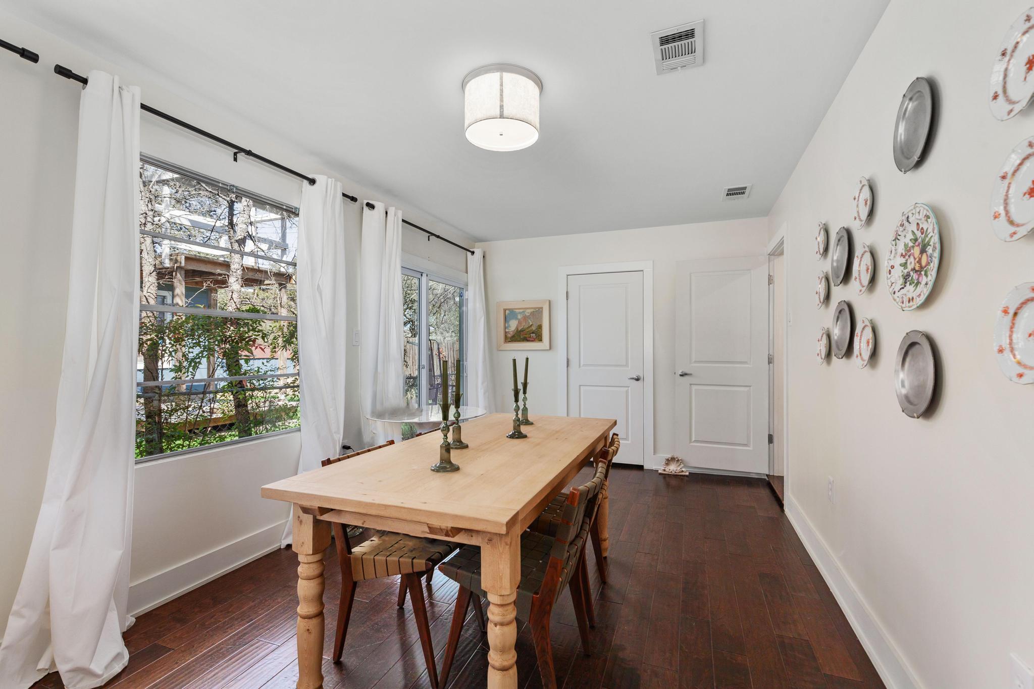 1110 W Oltorf St, Austin, TX 78704