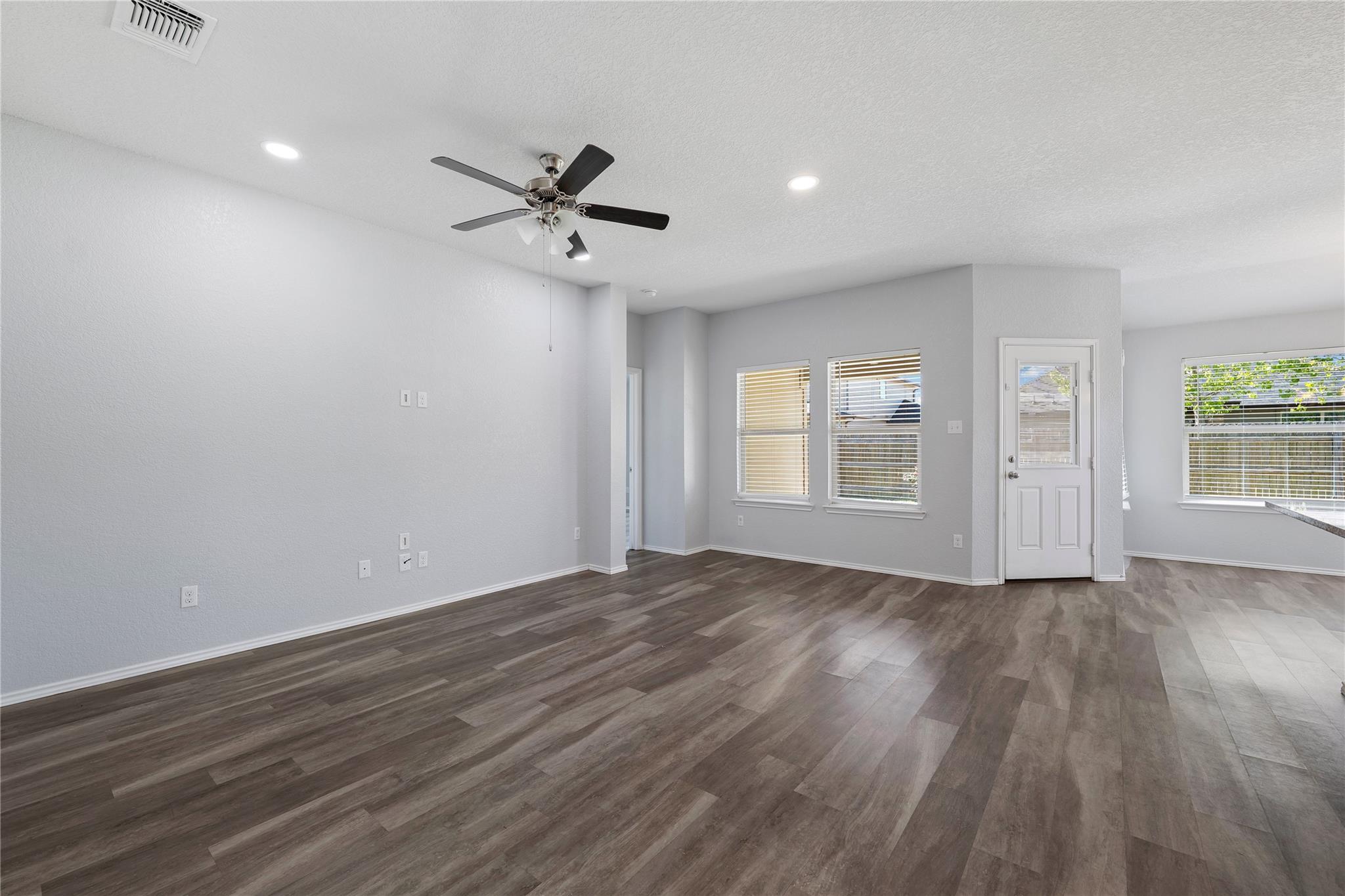 133 Beth Ann Loop, Taylor, TX 76574