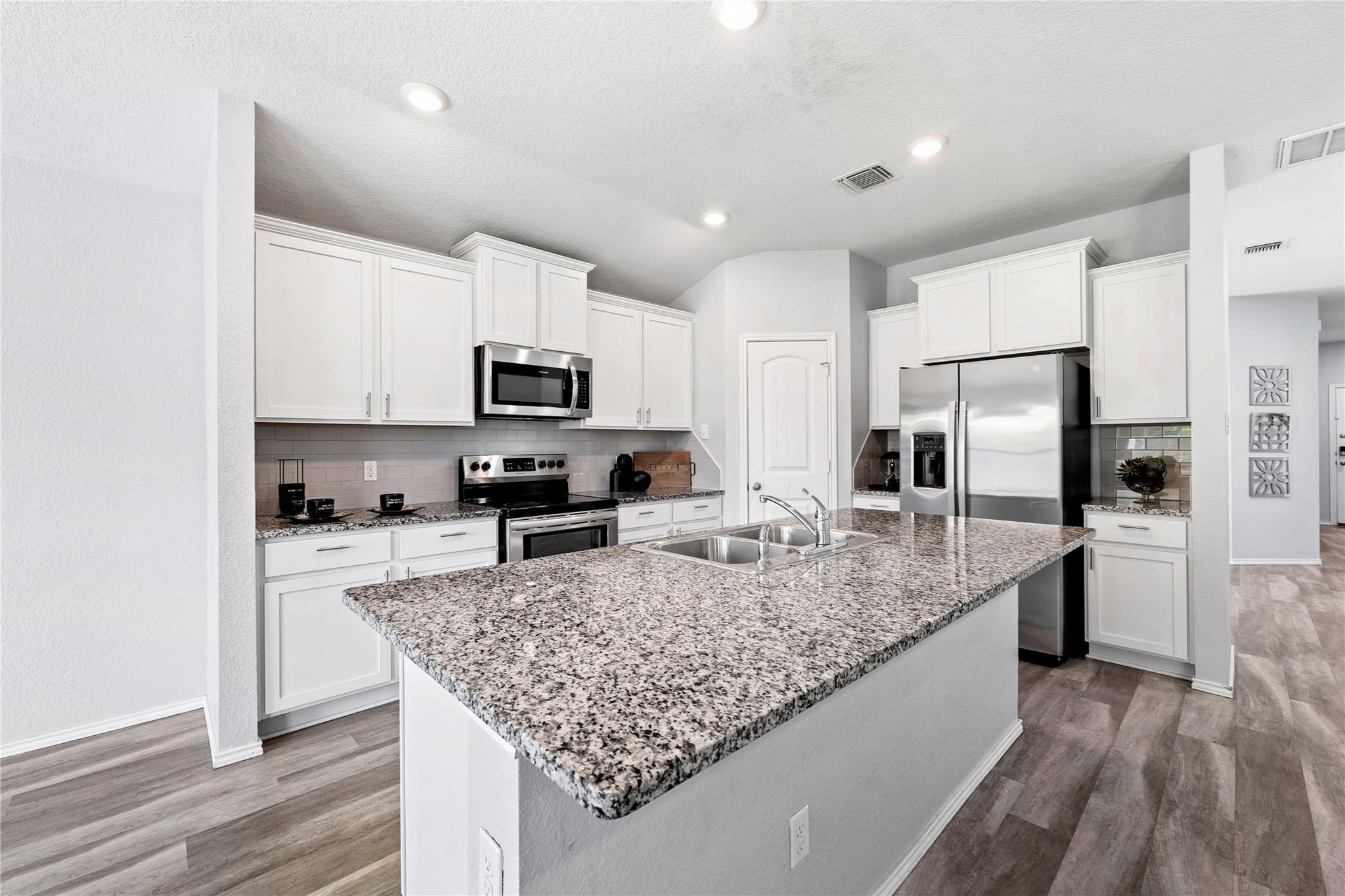 133 Beth Ann Loop, Taylor, TX 76574