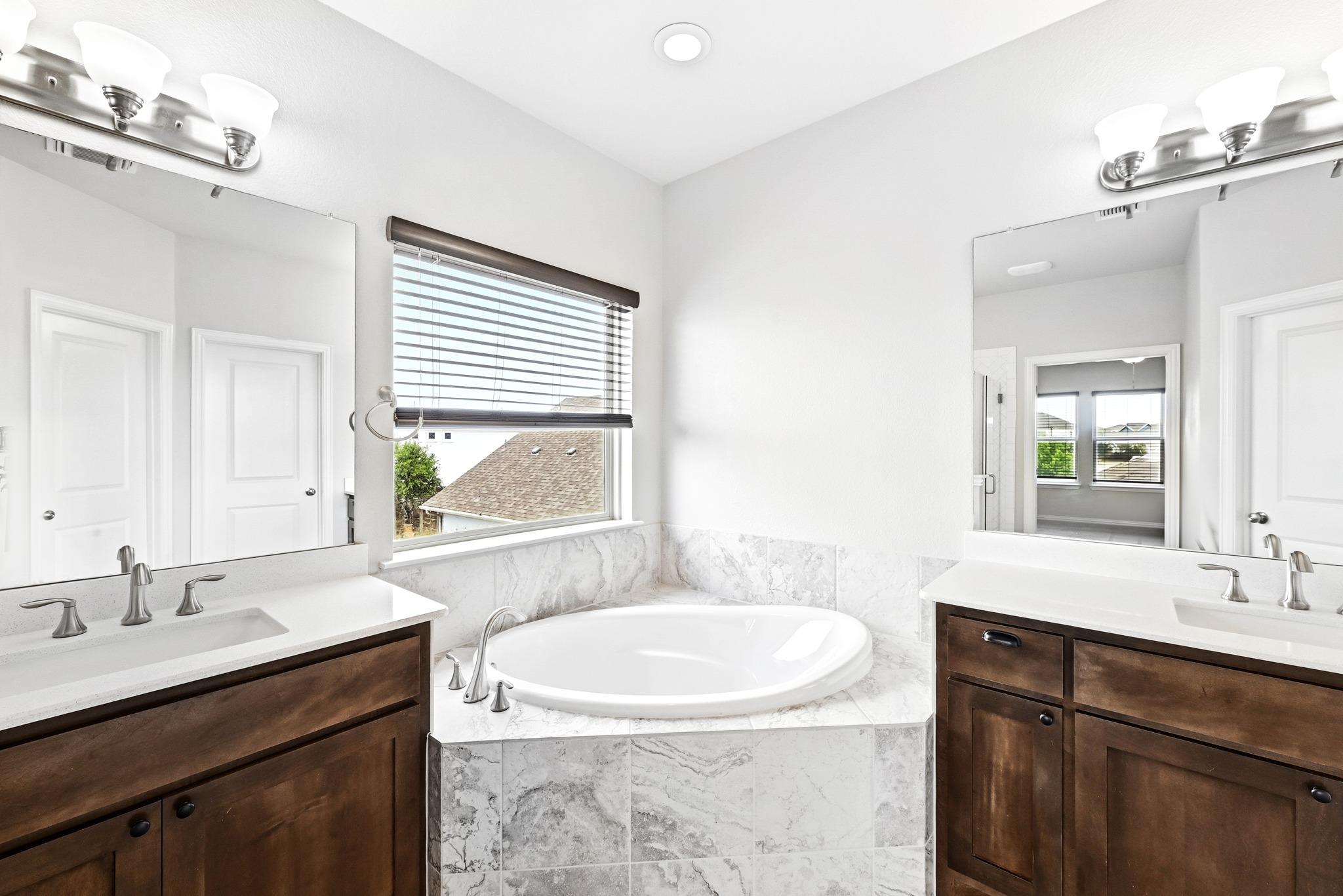 5508 Baythorne Dr, Austin, TX 78747