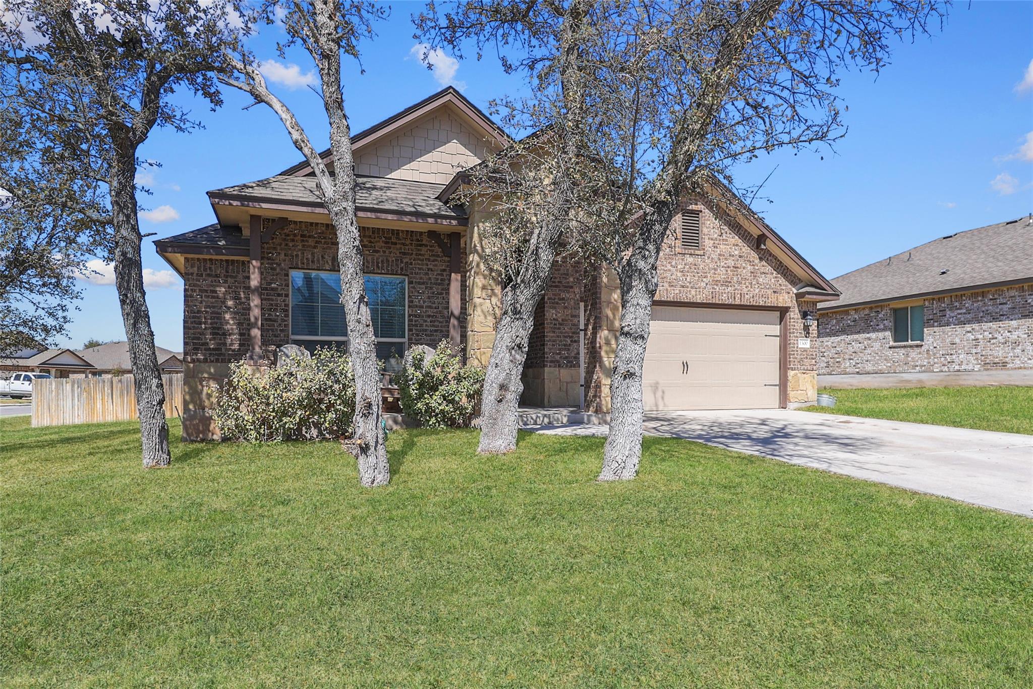 1300 Spicewood Dr, Burnet, TX 78611