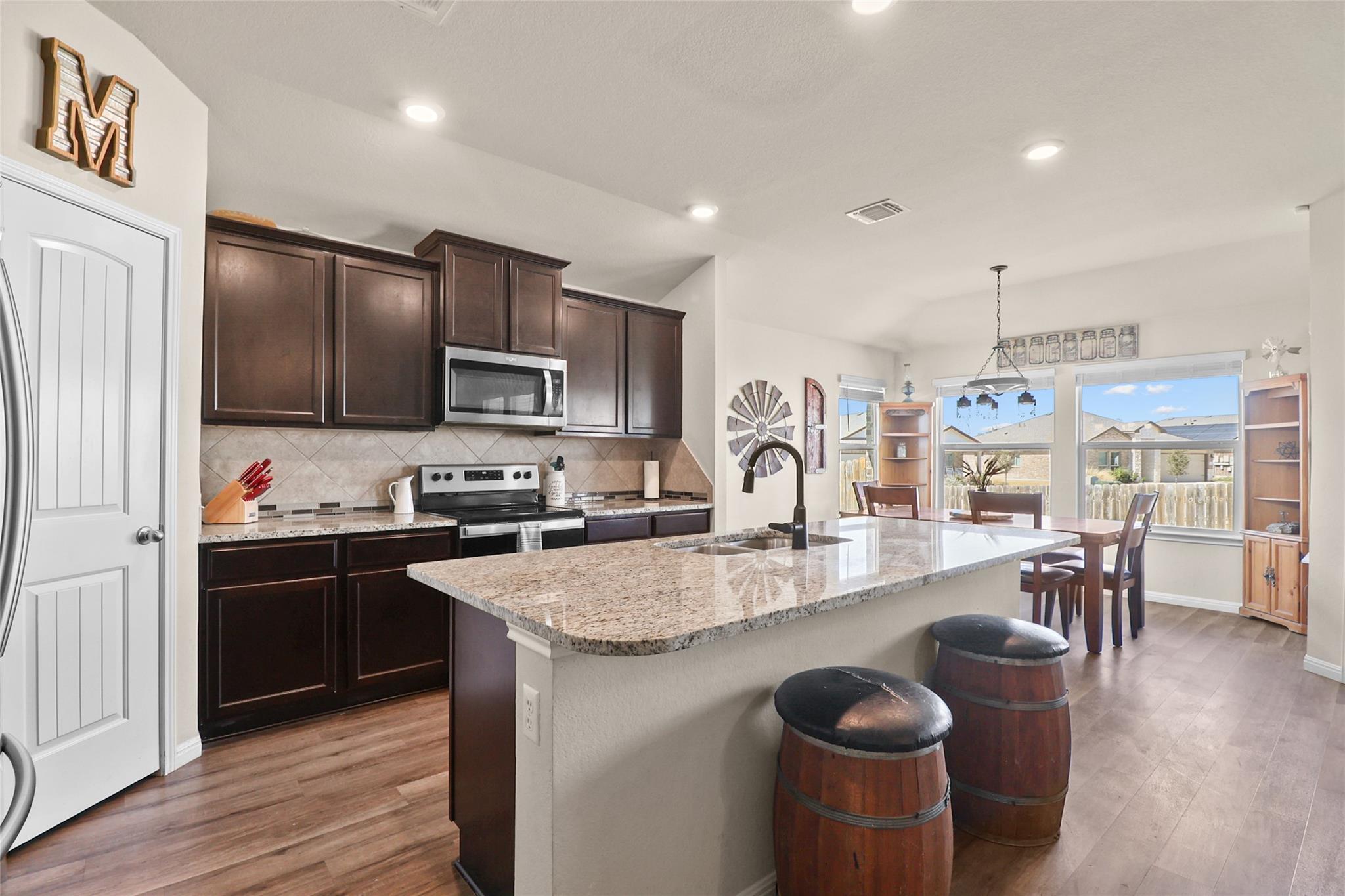 1300 Spicewood Dr, Burnet, TX 78611