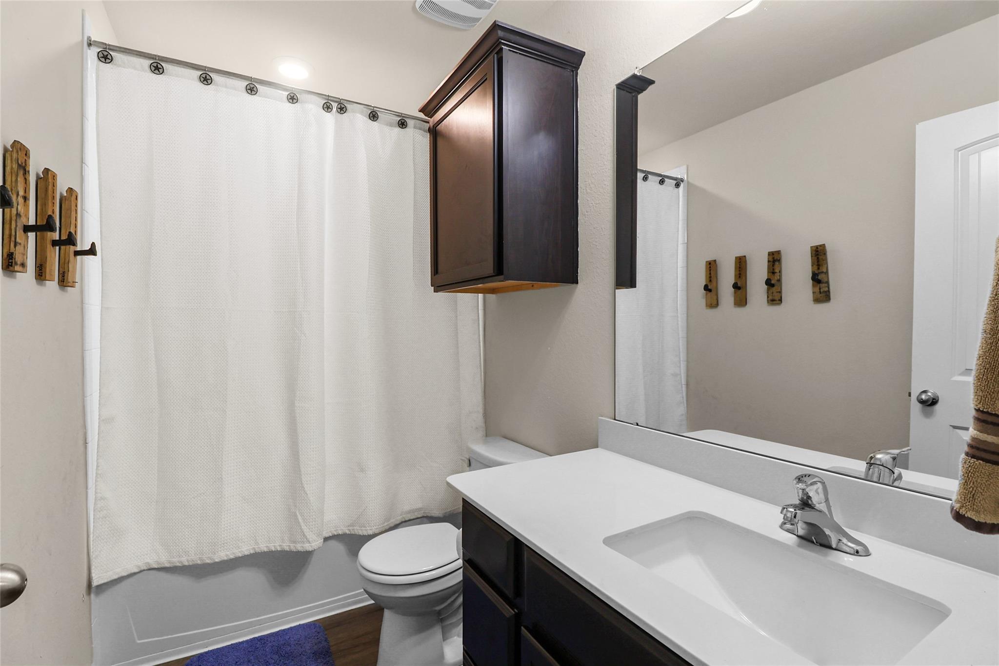 1300 Spicewood Dr, Burnet, TX 78611