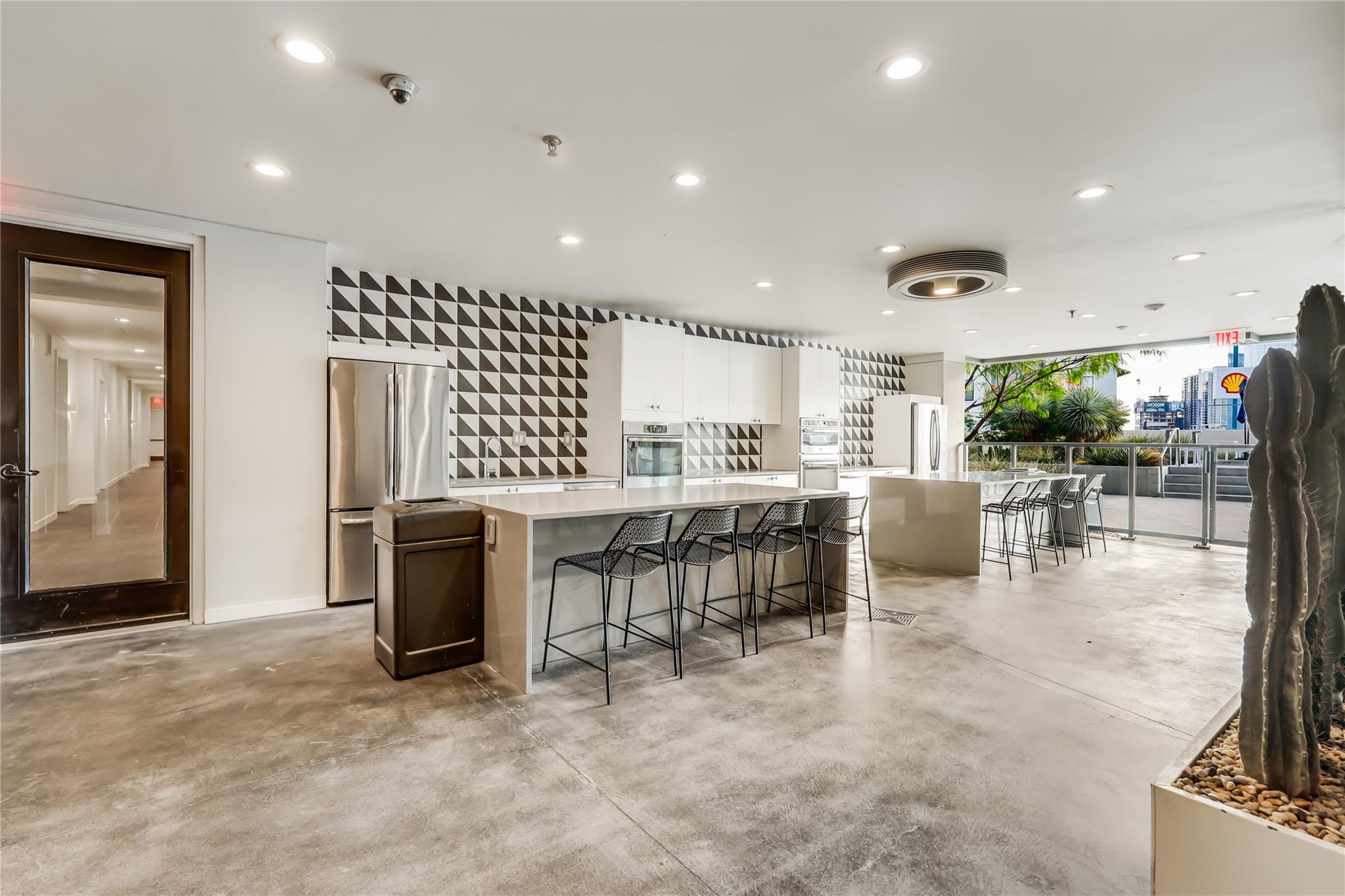 800 Embassy Dr # 513, Austin, TX 78702