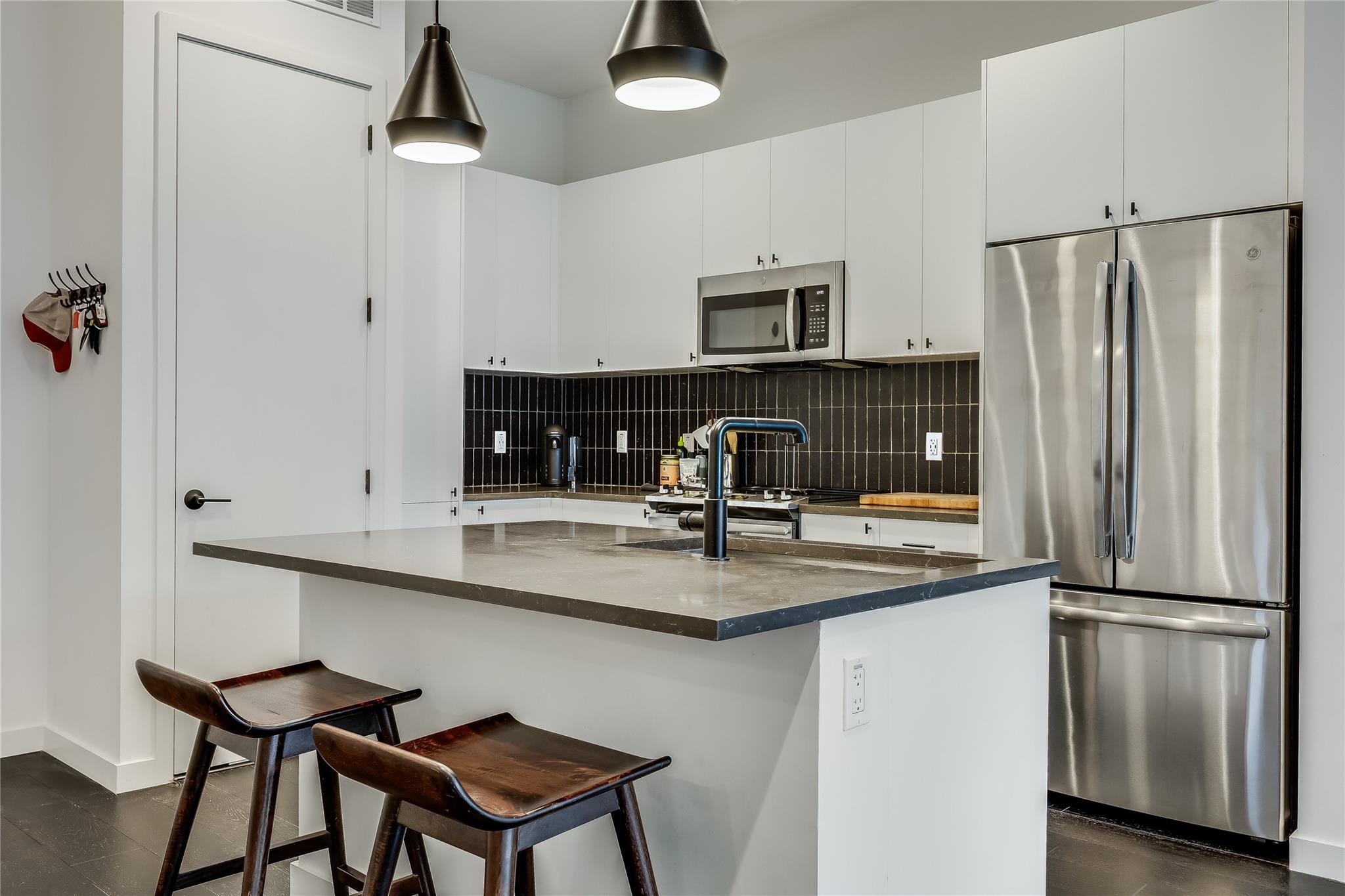 800 Embassy Dr # 513, Austin, TX 78702