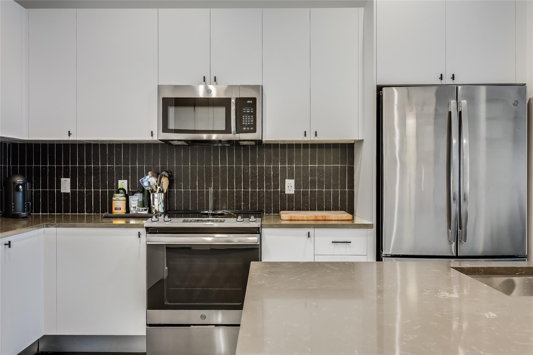 800 Embassy Dr # 513, Austin, TX 78702