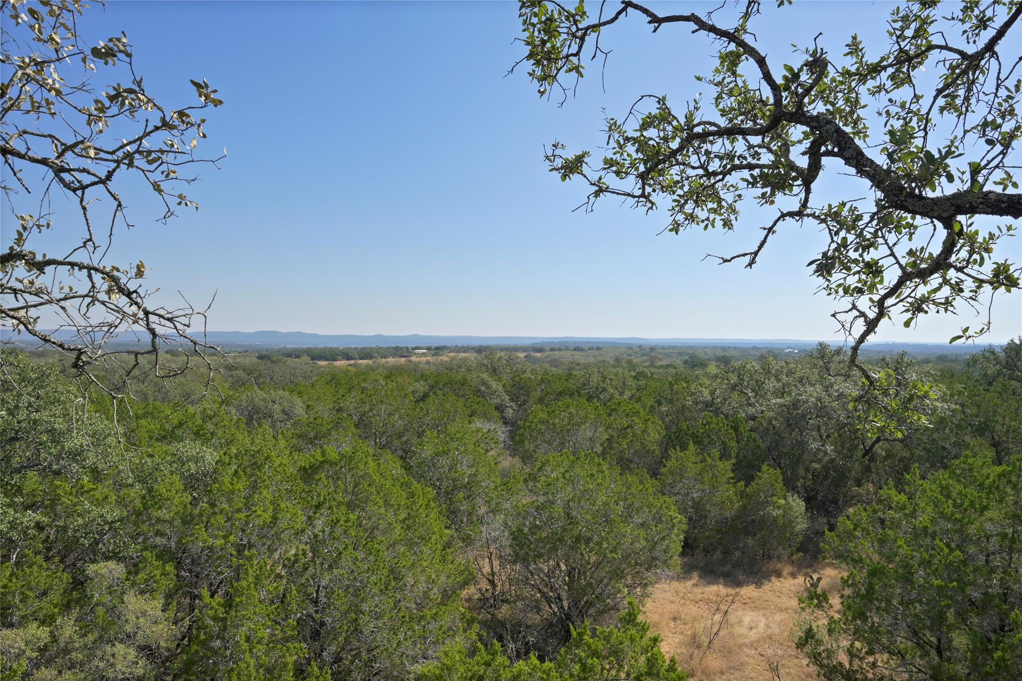 1033 Flying X Rd, Spicewood, TX 78669