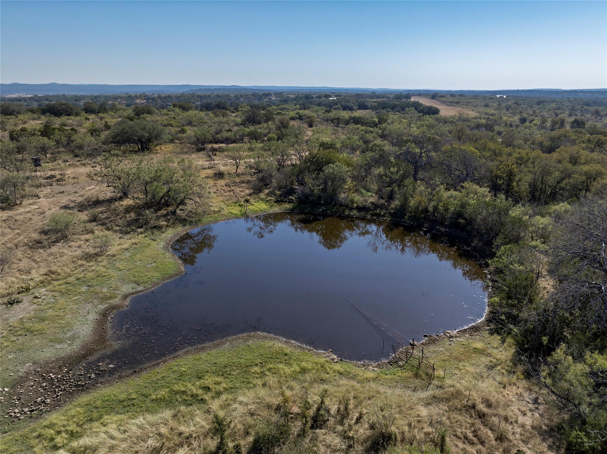 1033 Flying X Rd, Spicewood, TX 78669