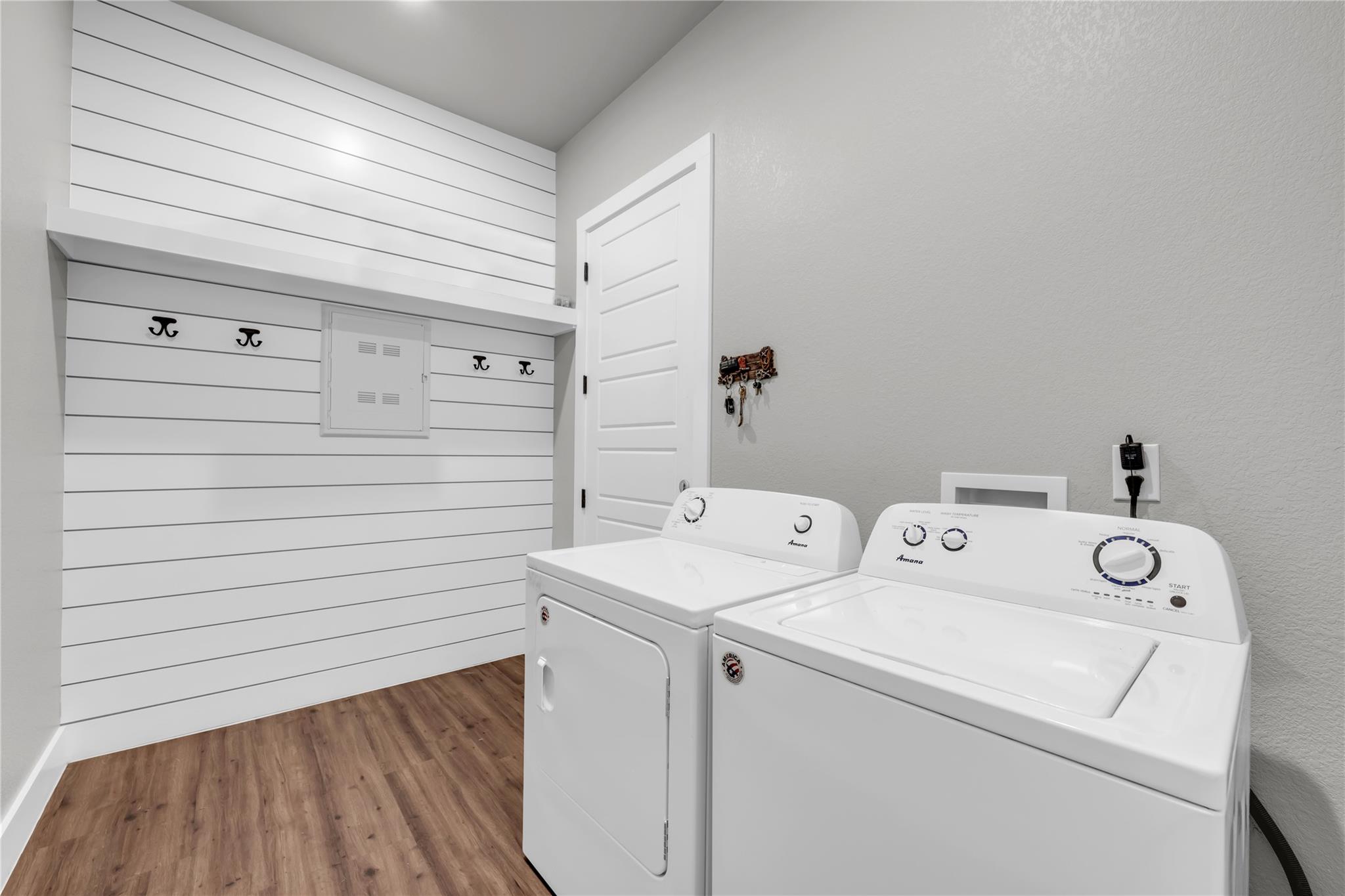 100 S Thomas Cv, Burnet, TX 78611