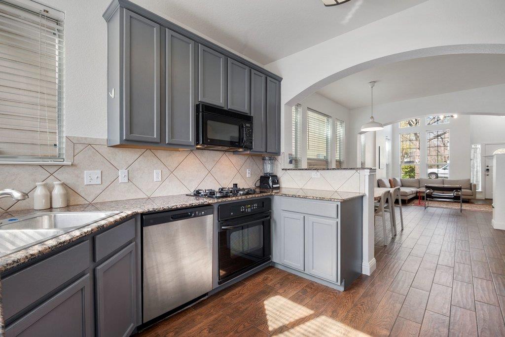 1819 Village Oak Ct, Austin, TX 78704