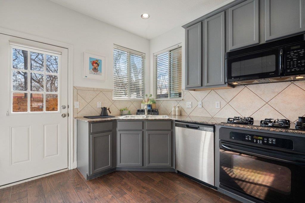 1819 Village Oak Ct, Austin, TX 78704