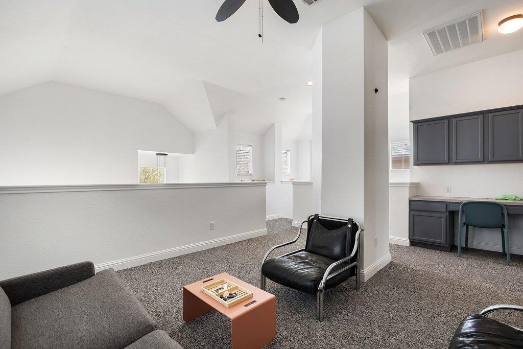 1819 Village Oak Ct, Austin, TX 78704