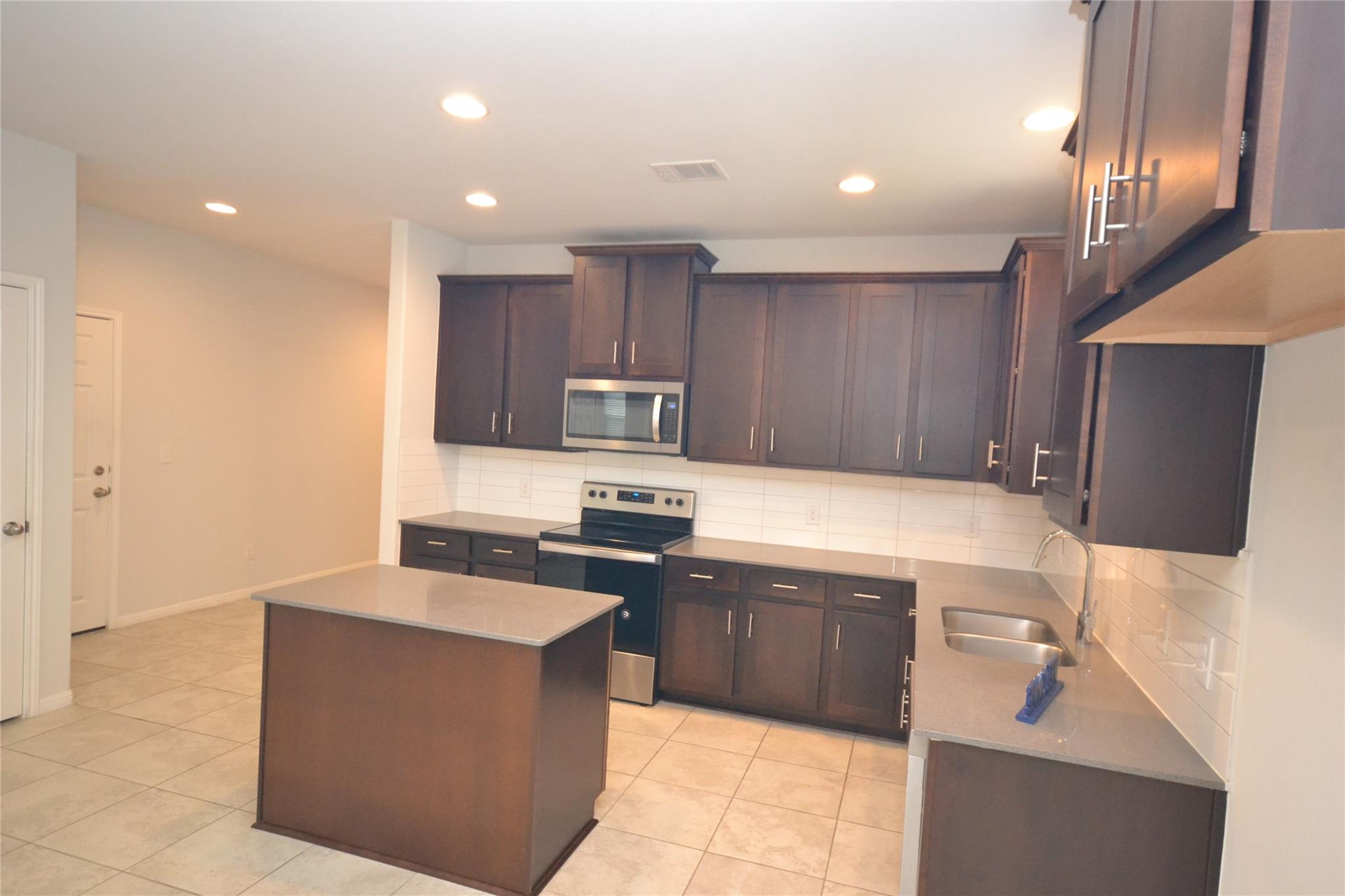 340 La Escalera Dr, Leander, TX 78641