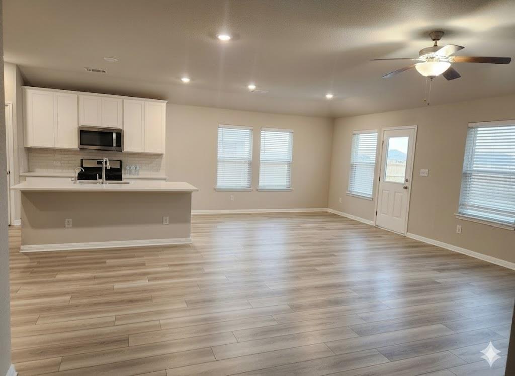 104 Bankside Dr, Hutto, TX 78634