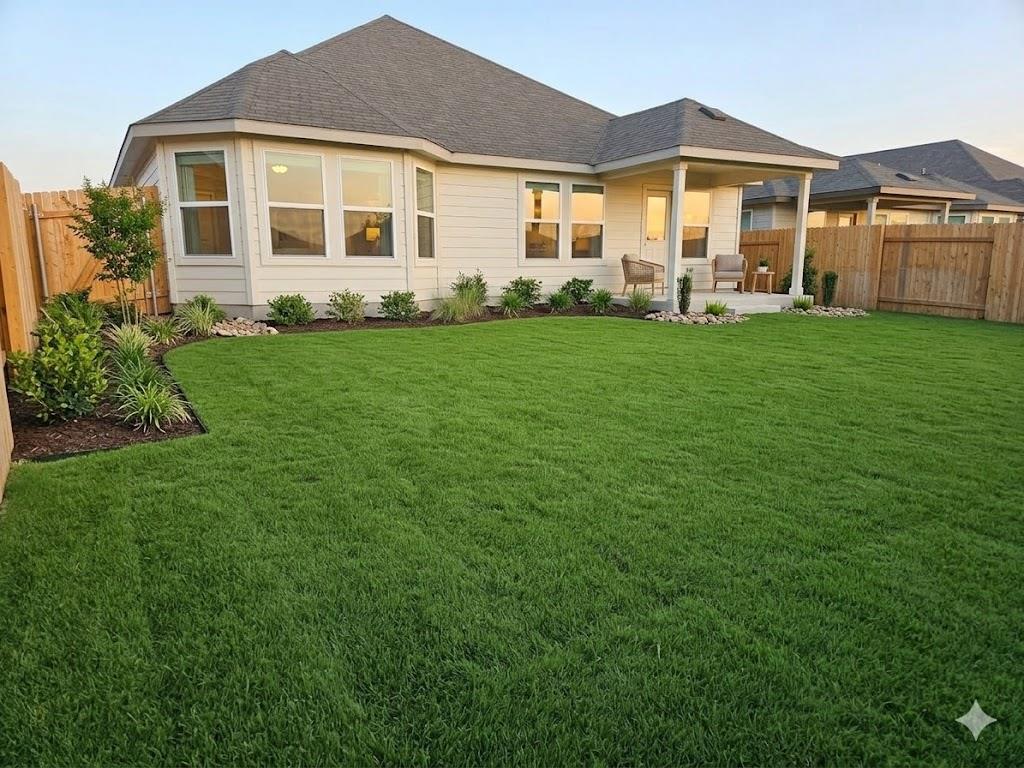 104 Bankside Dr, Hutto, TX 78634