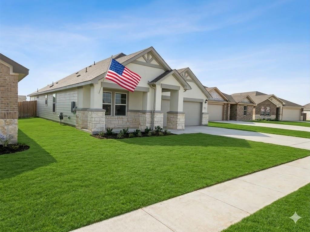 104 Bankside Dr, Hutto, TX 78634