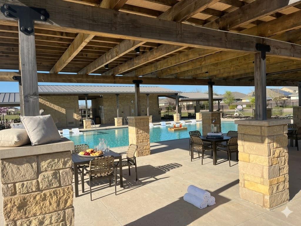 104 Bankside Dr, Hutto, TX 78634