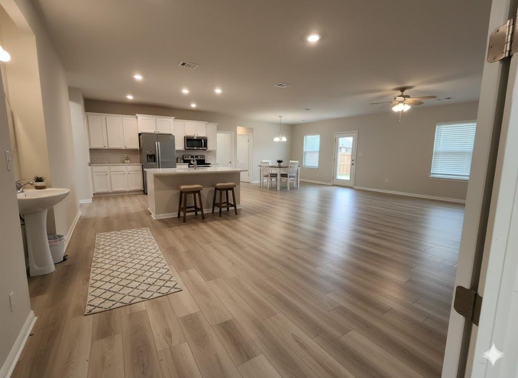 104 Bankside Dr, Hutto, TX 78634