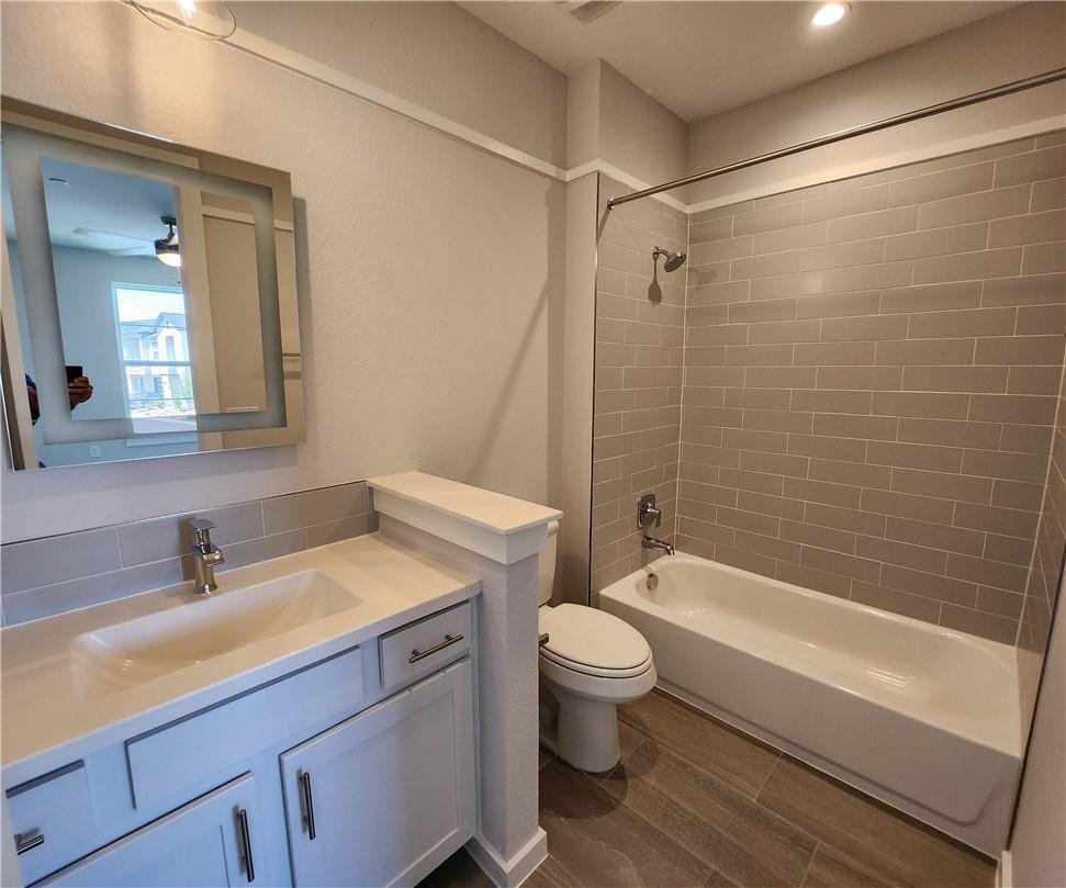 12001 Vista Parke Dr # 405, Austin, TX 78726