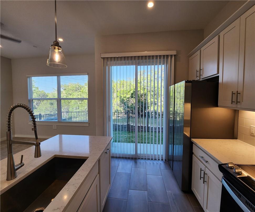 12001 Vista Parke Dr # 405, Austin, TX 78726