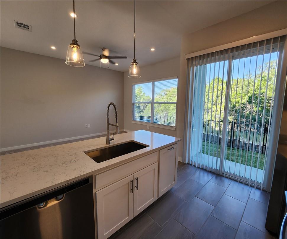 12001 Vista Parke Dr # 405, Austin, TX 78726