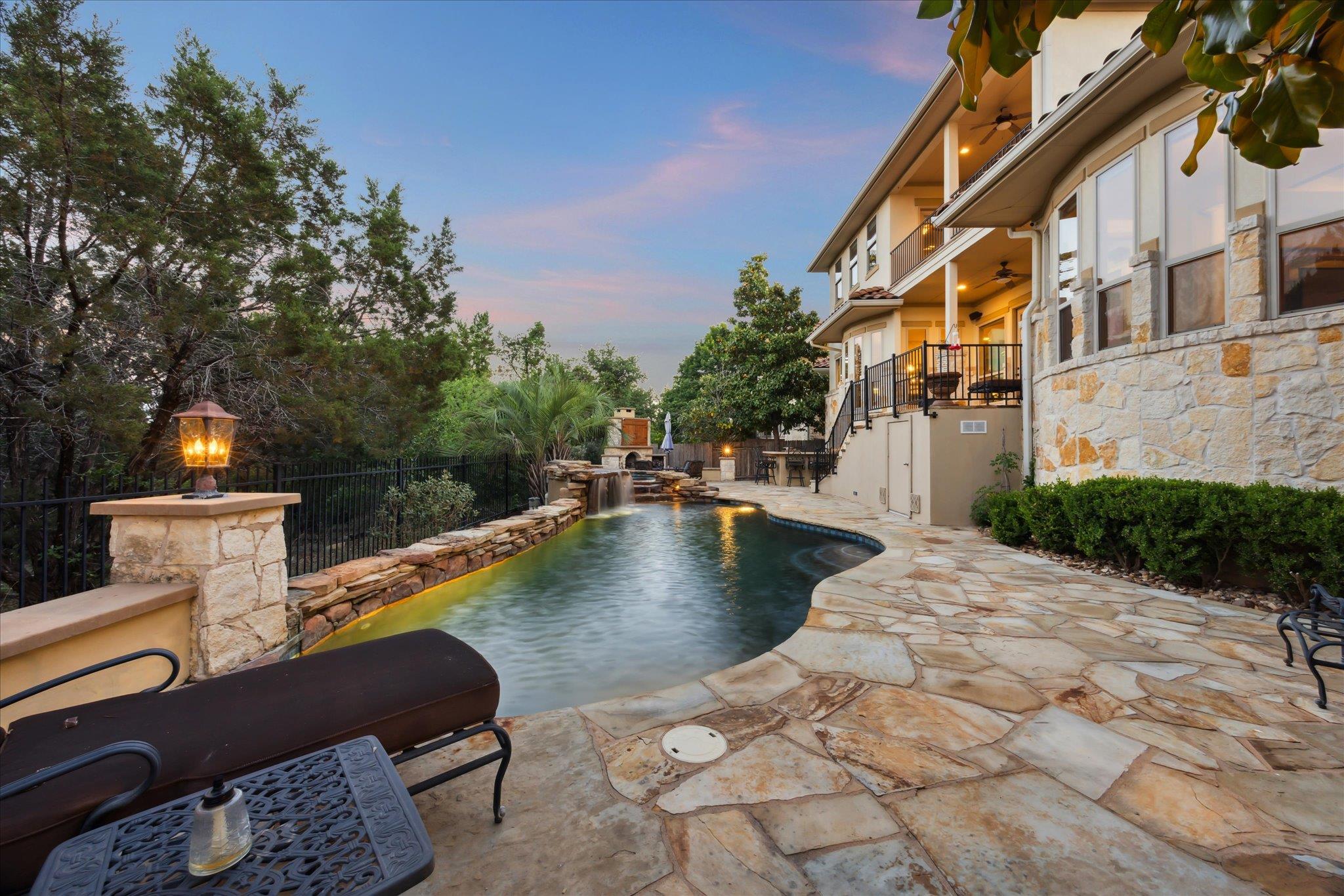 613 Horseback Holw, Austin, TX 78732