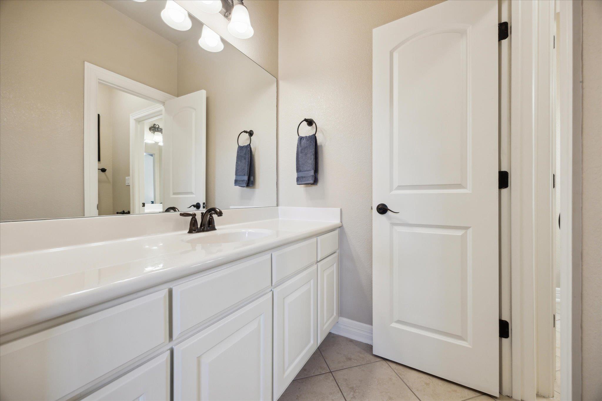 613 Horseback Holw, Austin, TX 78732