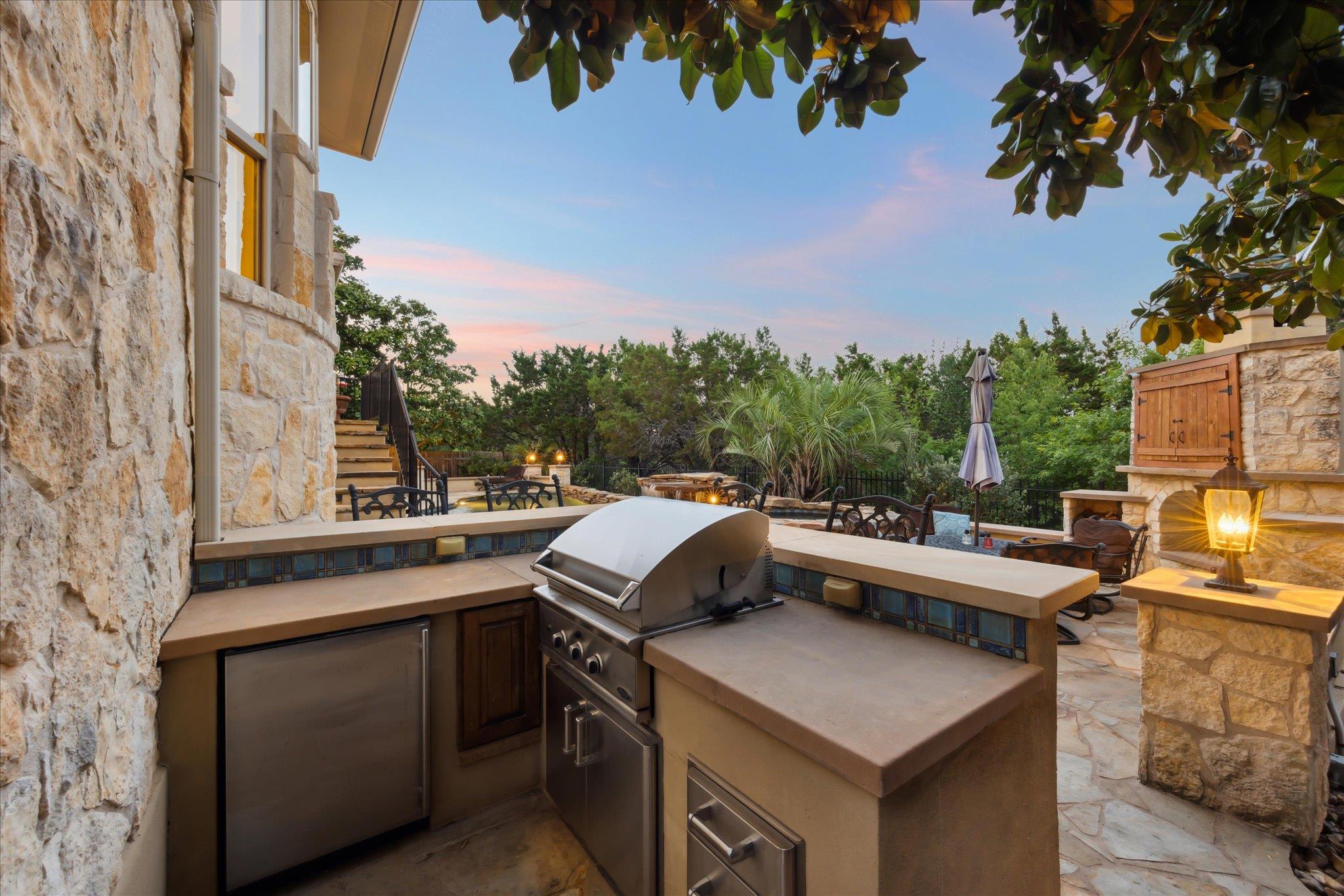 613 Horseback Holw, Austin, TX 78732