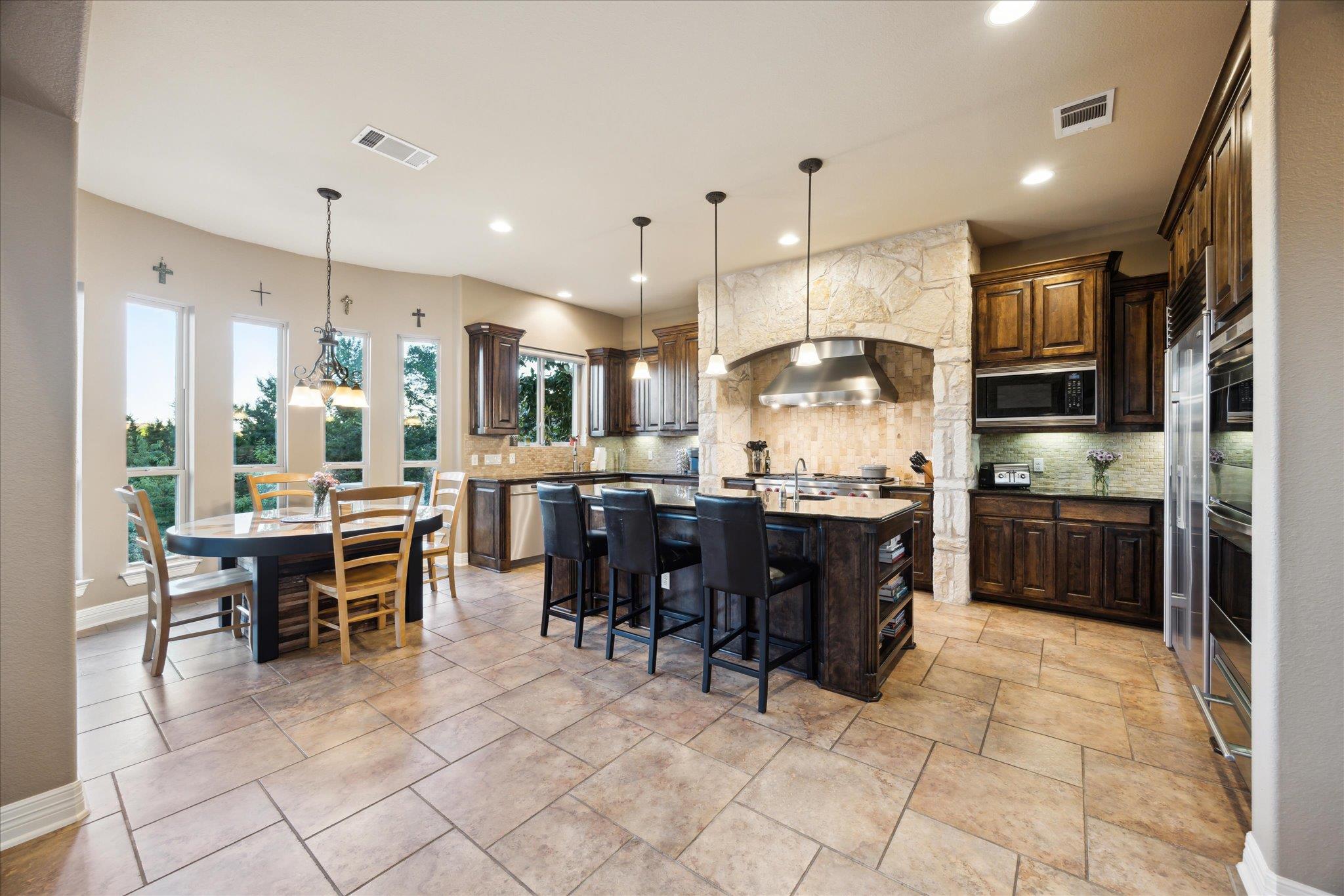 613 Horseback Holw, Austin, TX 78732