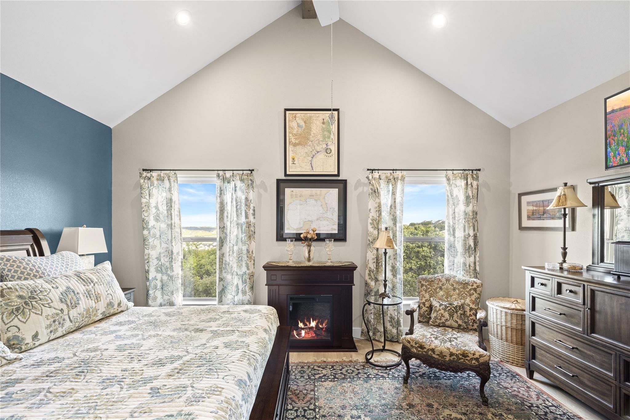 1057 Roanoke Ln, Kerrville, TX 78028