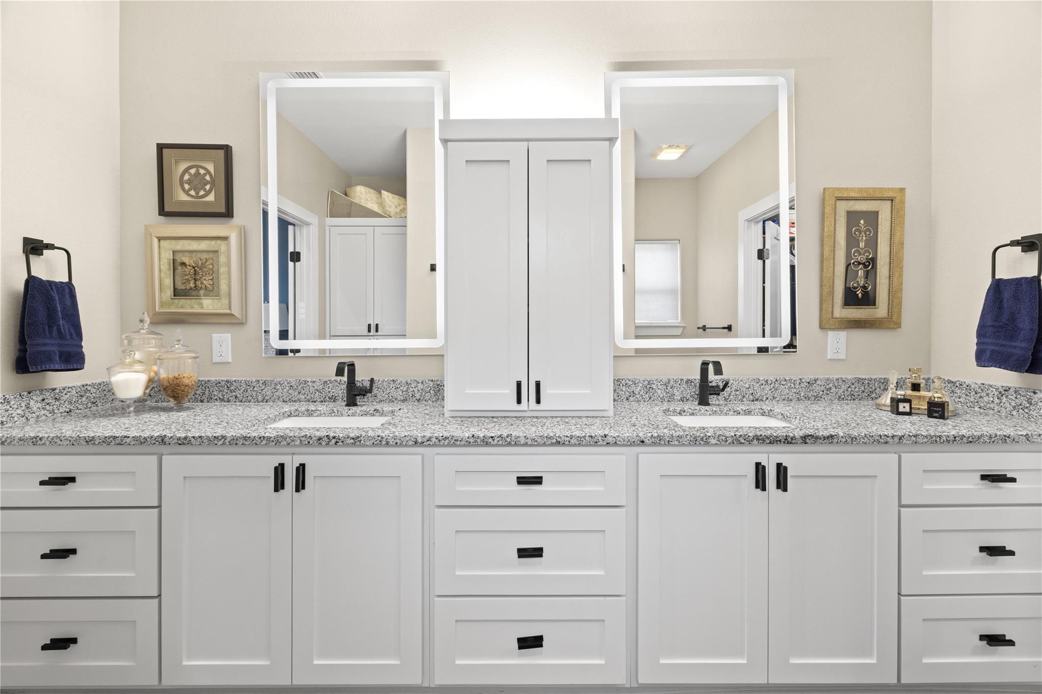 1057 Roanoke Ln, Kerrville, TX 78028