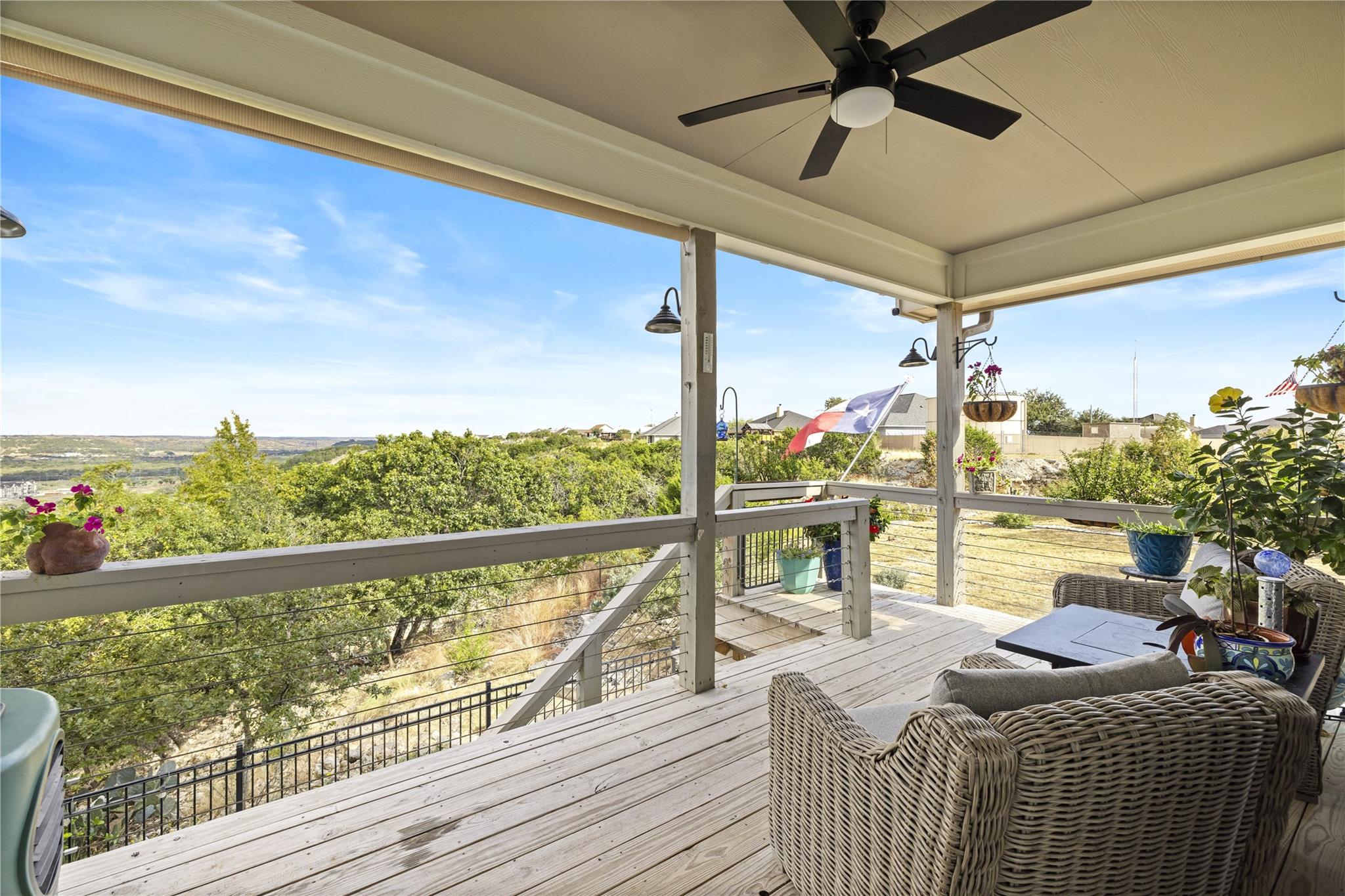 1057 Roanoke Ln, Kerrville, TX 78028