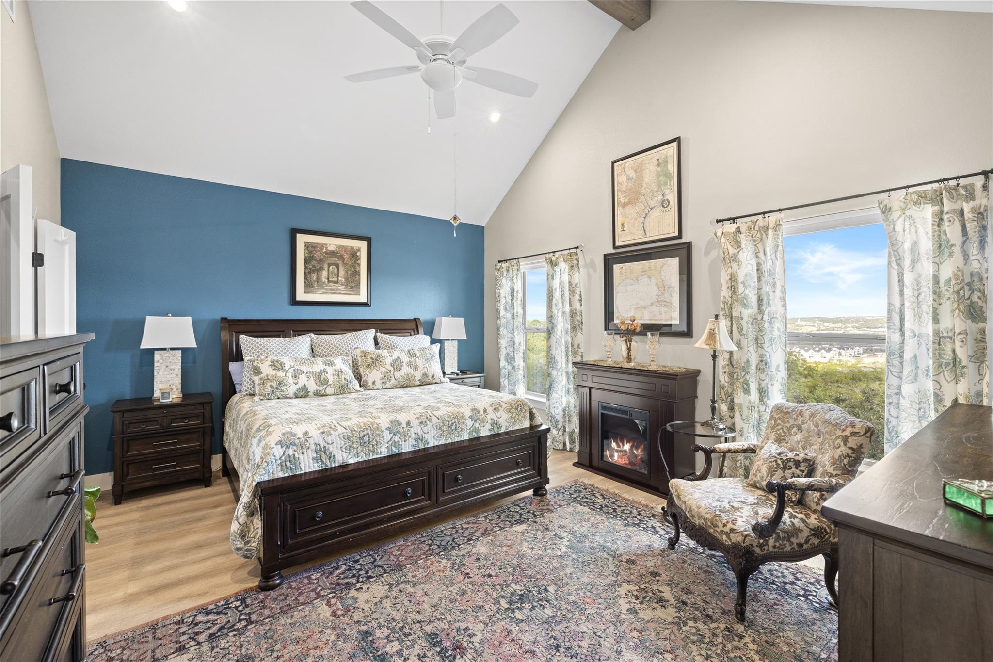 1057 Roanoke Ln, Kerrville, TX 78028