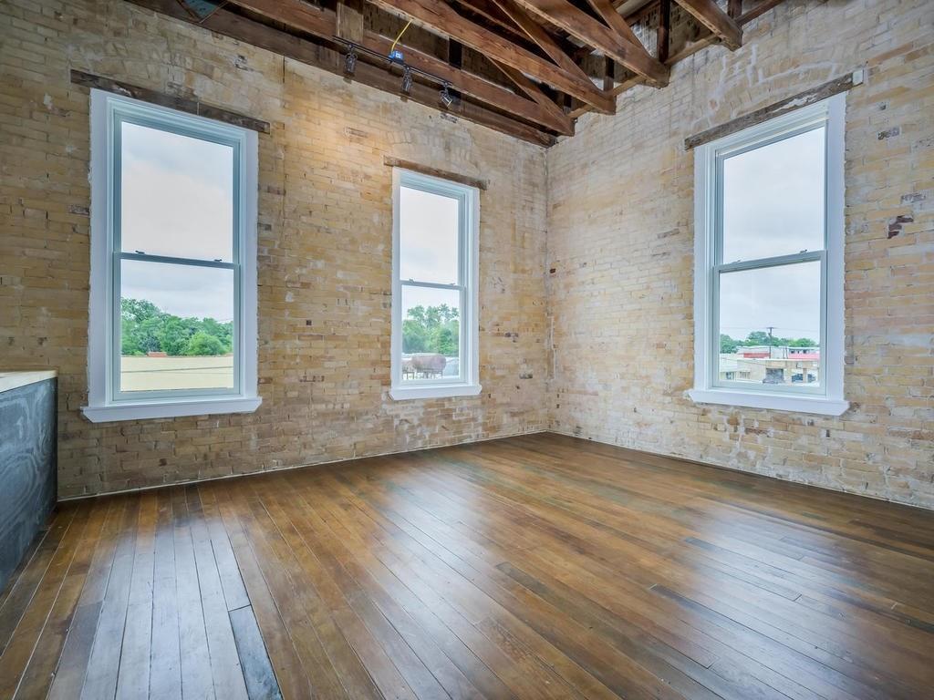 110 S Main St # 206, Elgin, TX 78621