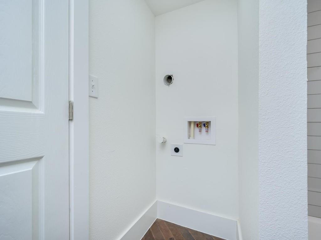 110 S Main St # 206, Elgin, TX 78621